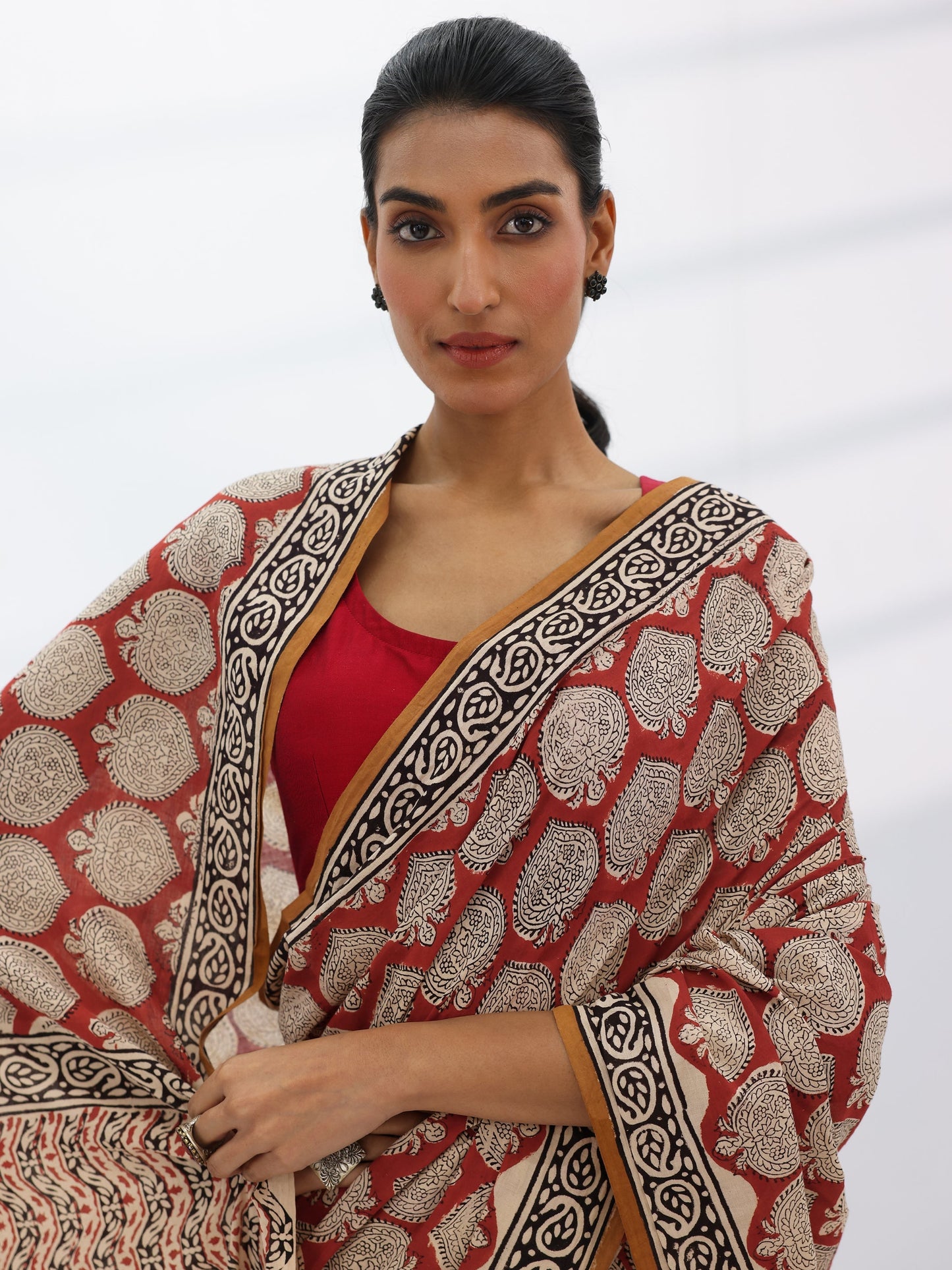 Rust Embellished Cotton Saree With Unstitched Blouse Piece