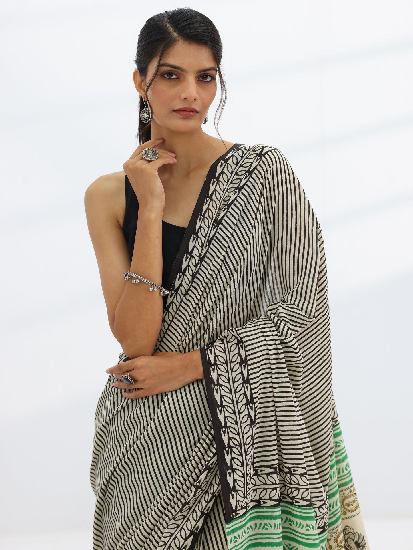 Green Printed Cotton Saree With Unstitched Blouse Piece