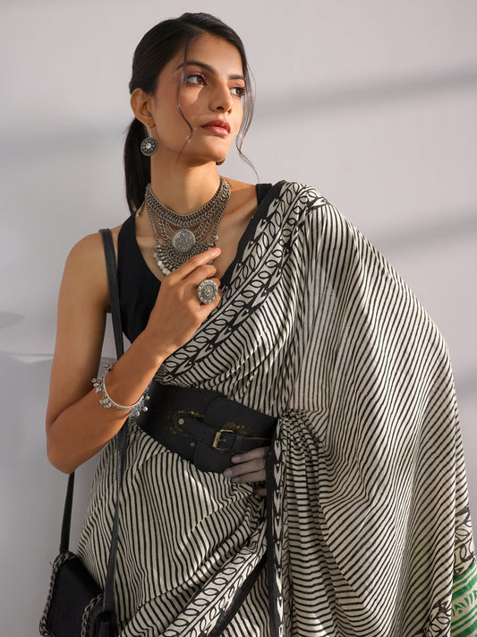 Green Printed Cotton Saree With Unstitched Blouse Piece