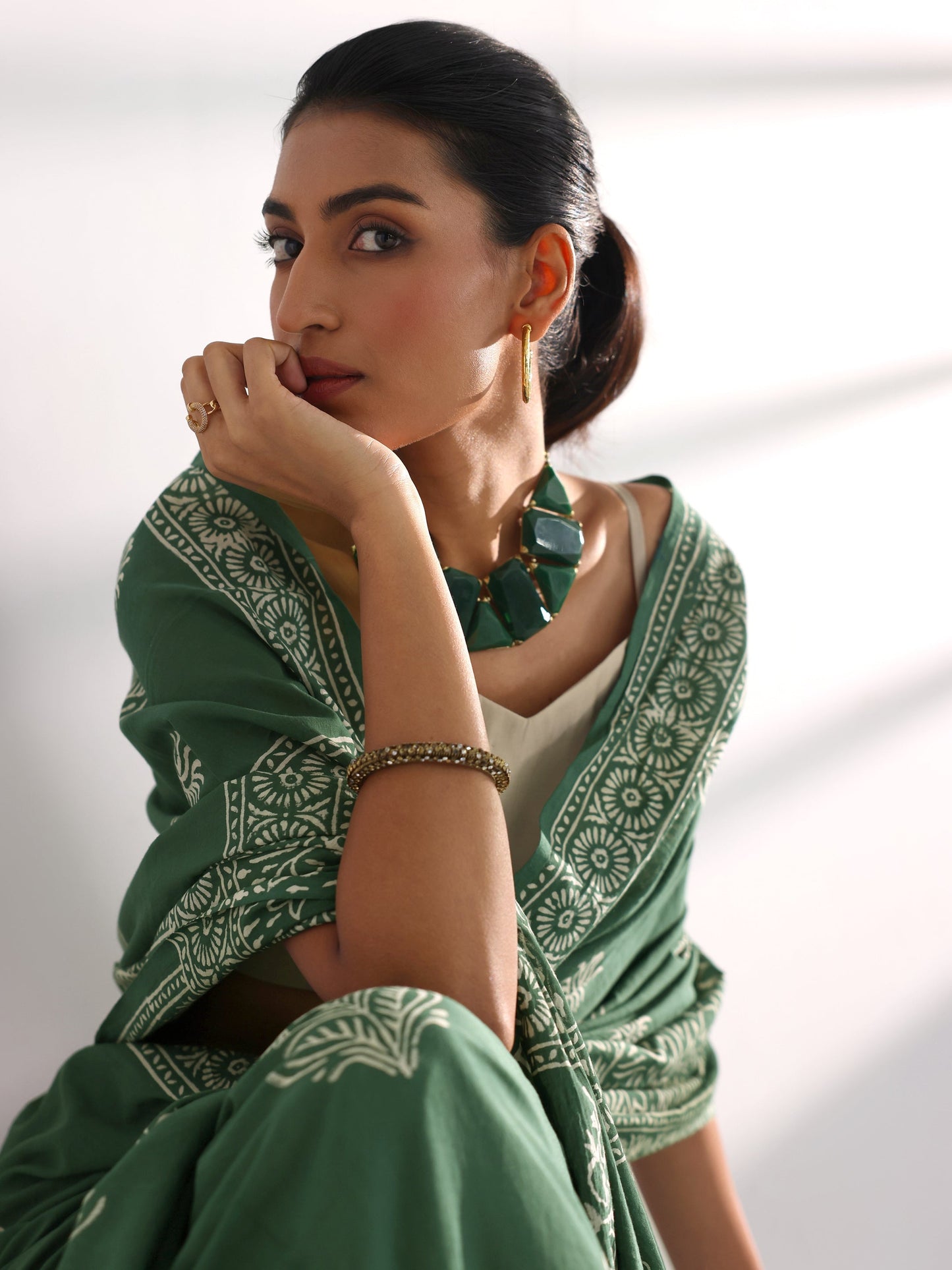 Green Printed Cotton Saree With Unstitched Blouse Piece