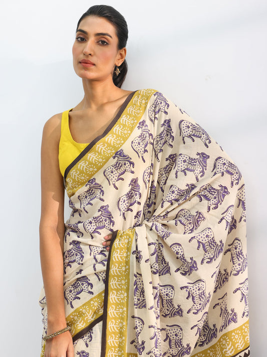 Off White Printed Cotton Saree With Unstitched Blouse Piece