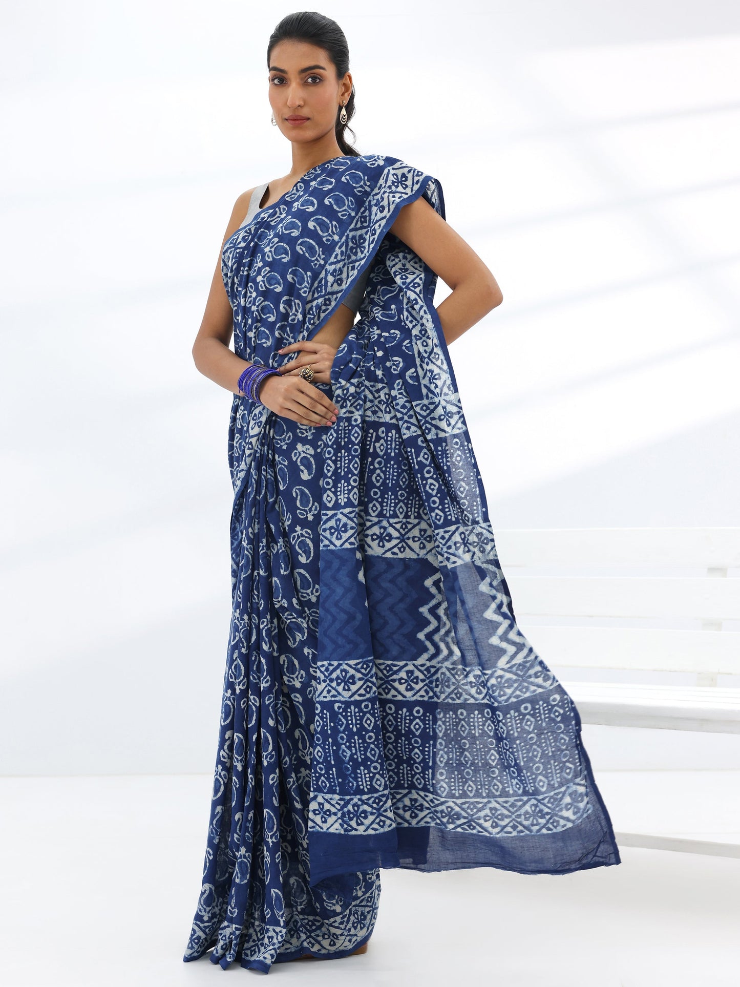 Blue Printed Cotton Saree With Unstitched Blouse Piece