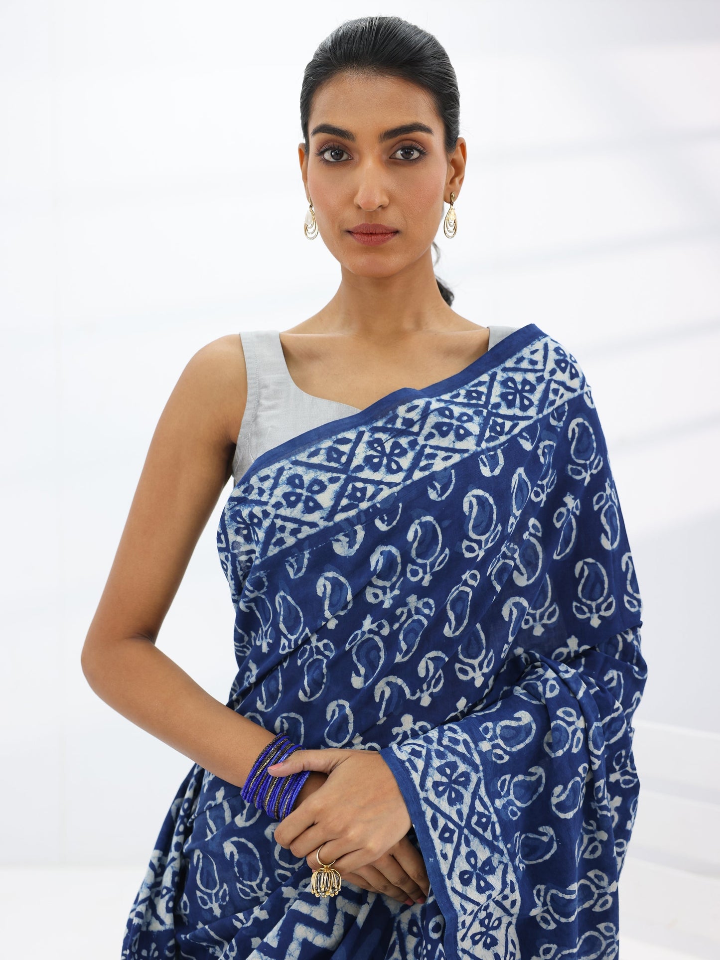 Blue Printed Cotton Saree With Unstitched Blouse Piece