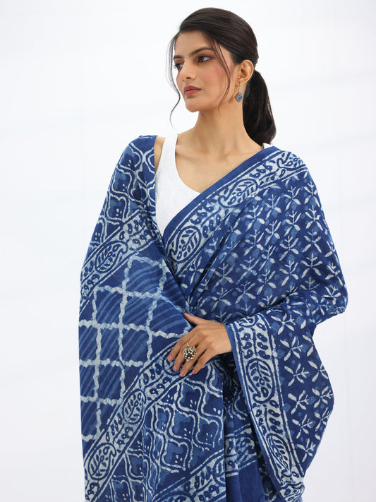 Blue Printed Cotton Saree With Unstitched Blouse Piece