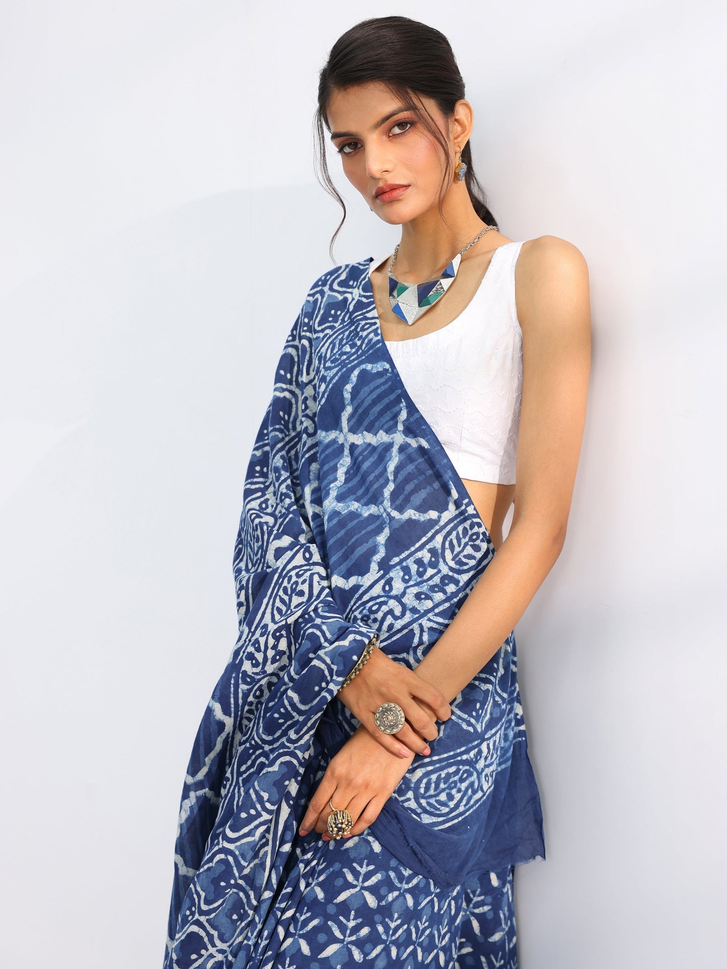 Blue Printed Cotton Saree With Unstitched Blouse Piece