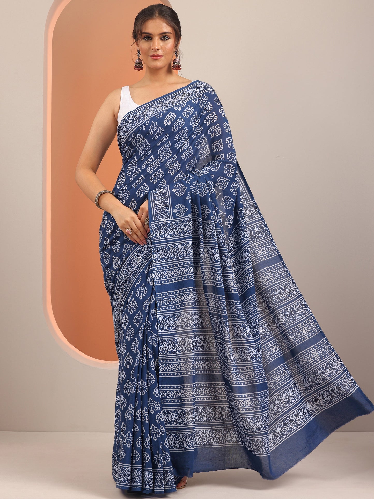 Blue Printed Cotton Saree With Unstitched Blouse Piece
