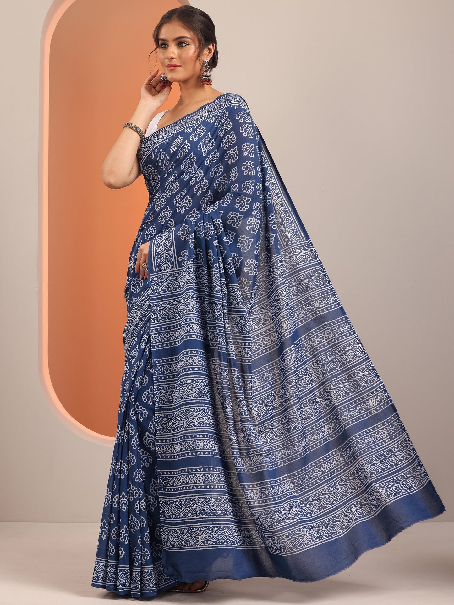 Blue Printed Cotton Saree With Unstitched Blouse Piece