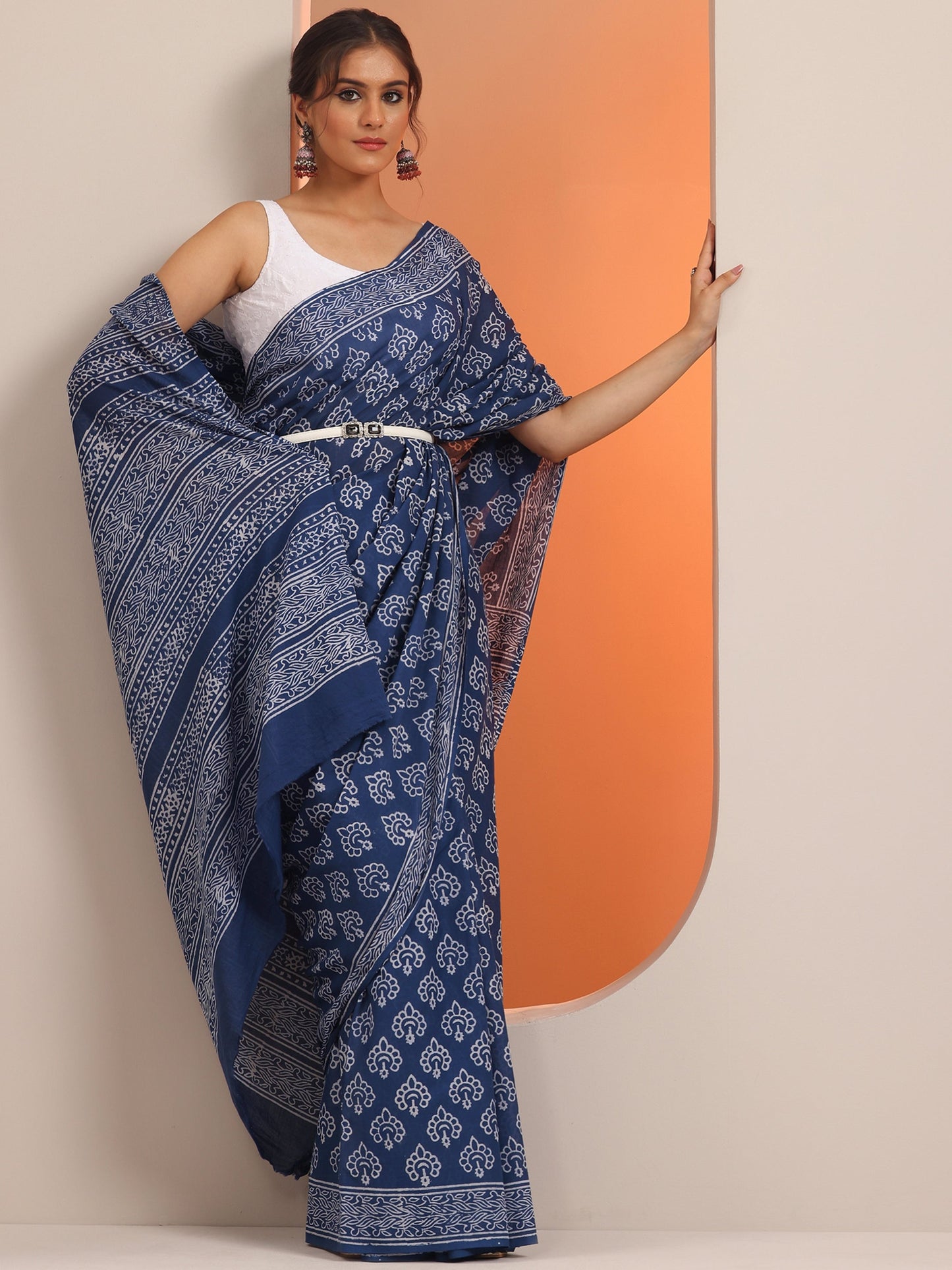 Blue Printed Cotton Saree With Unstitched Blouse Piece