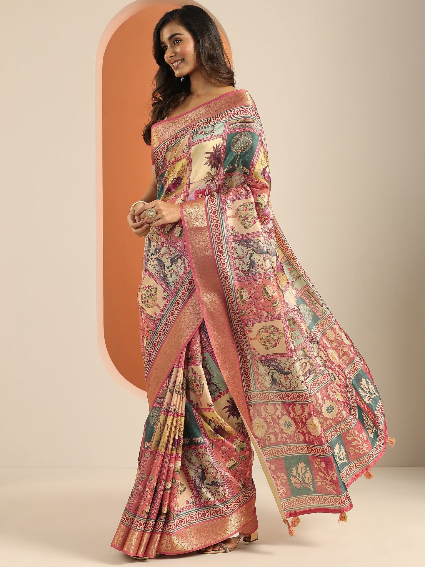Peach Printed Silk Blend Saree With Unstitched Blouse Piece