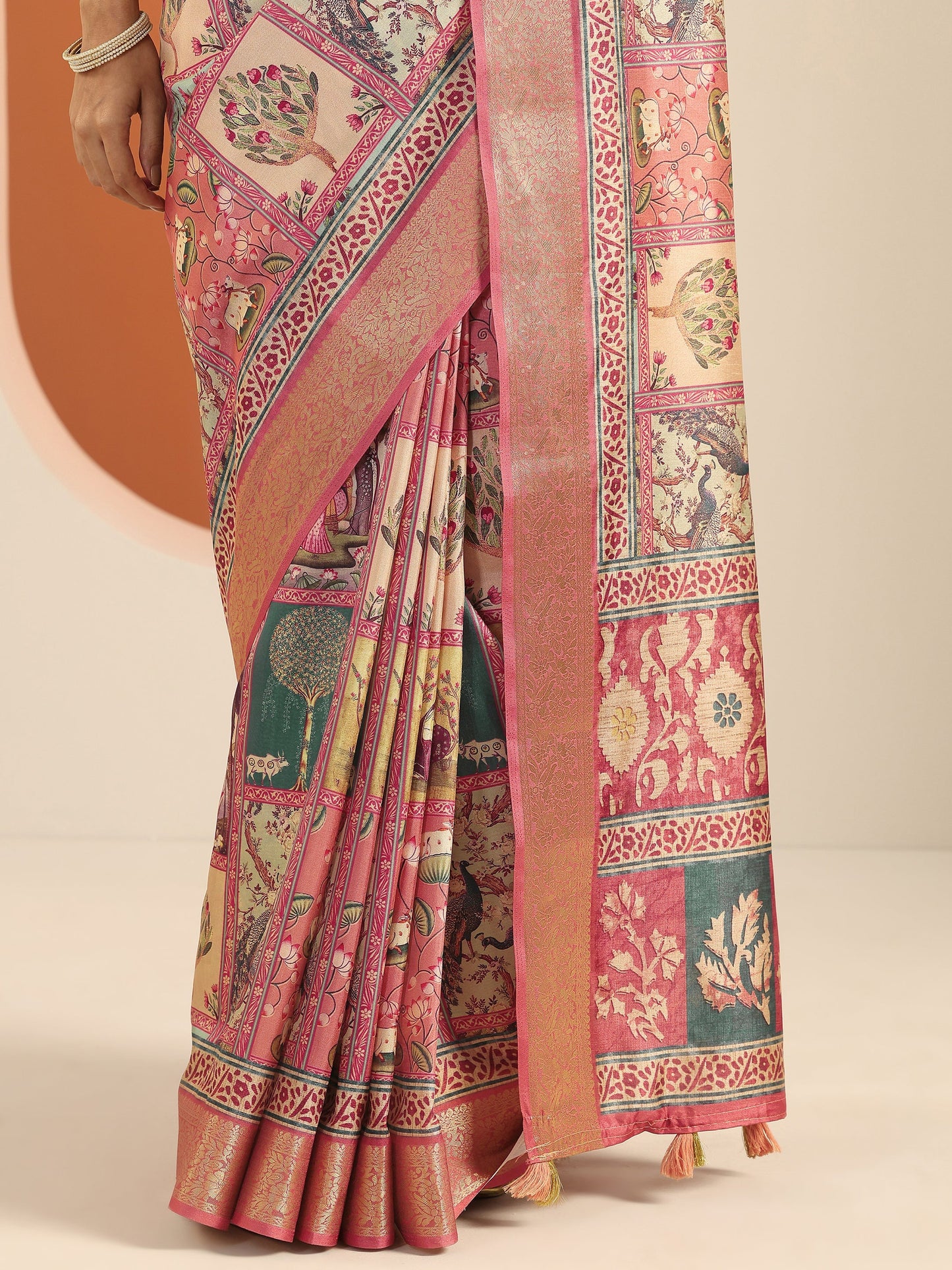Peach Printed Silk Blend Saree With Unstitched Blouse Piece
