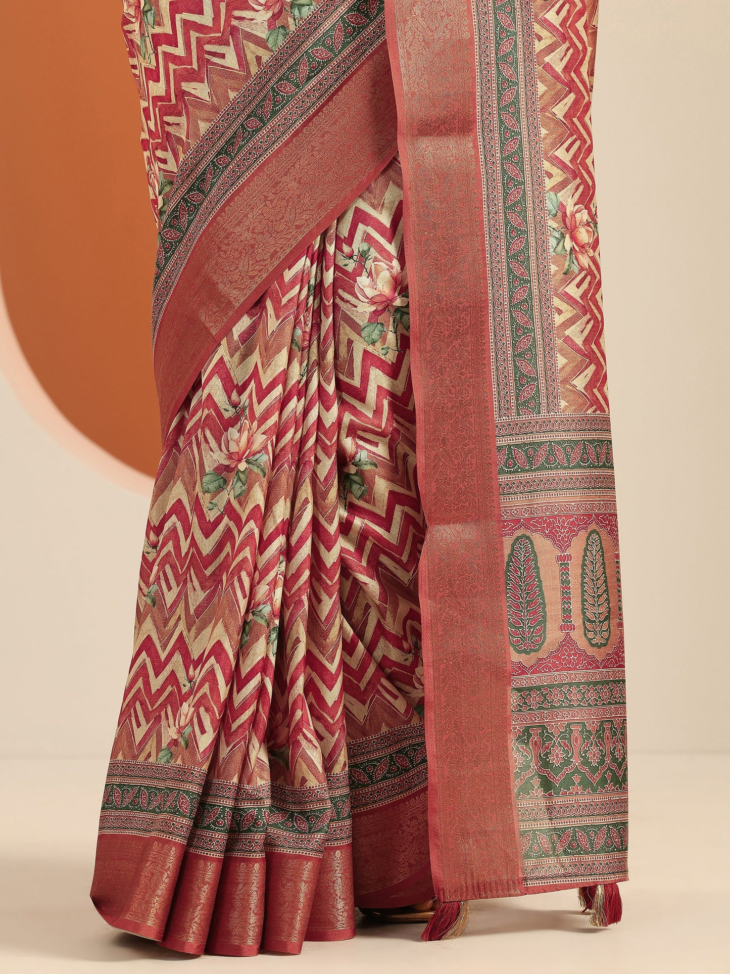 Rust Printed Silk Blend Saree With Unstitched Blouse Piece