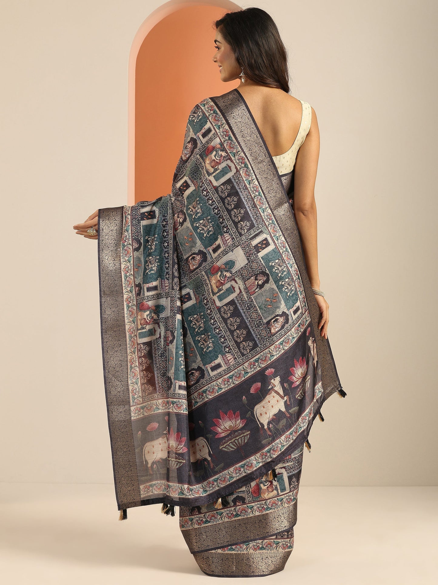 Multi Printed Silk Blend Saree With Unstitched Blouse Piece