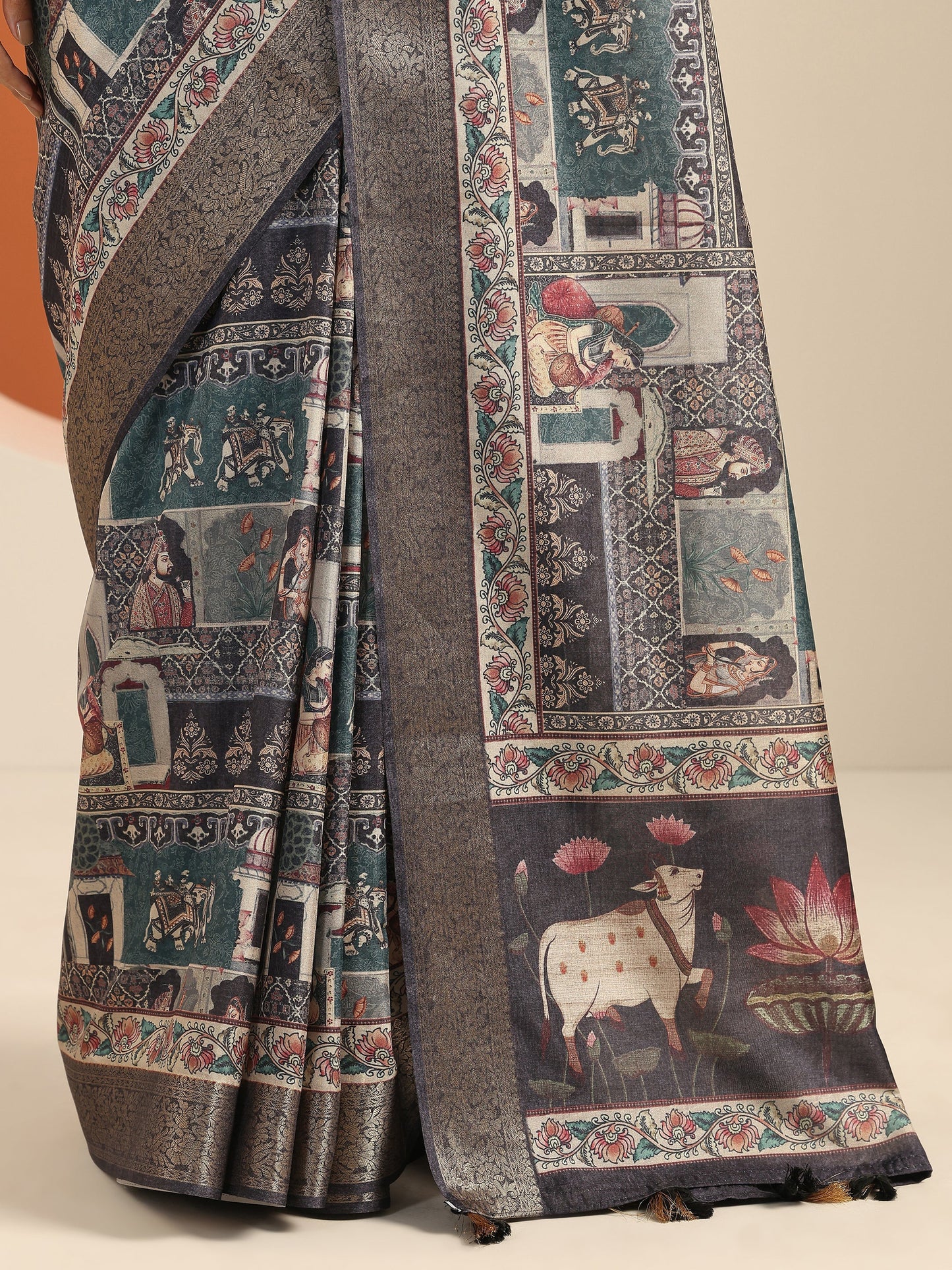 Multi Printed Silk Blend Saree With Unstitched Blouse Piece