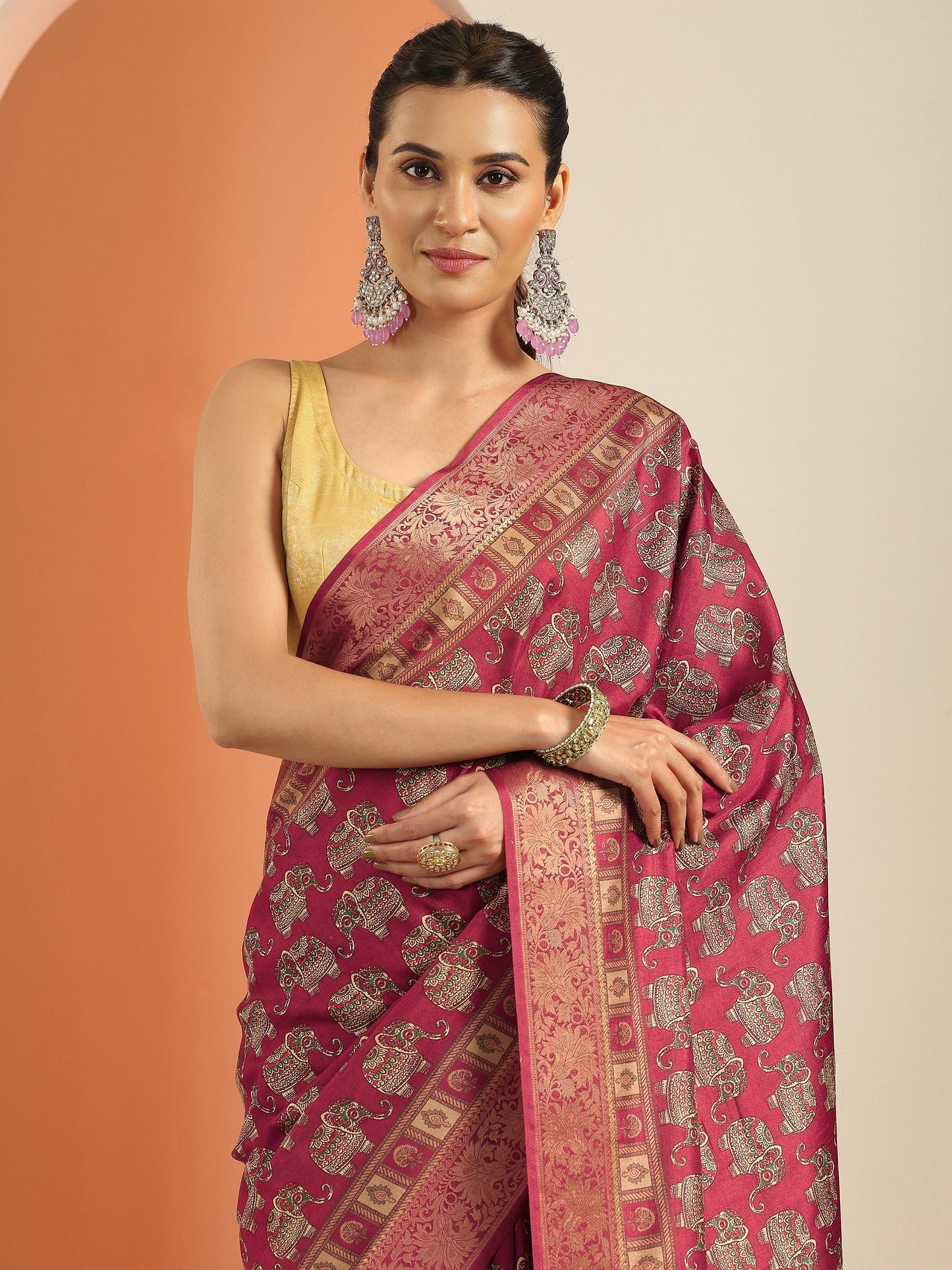 Red Printed Silk Blend Saree With Unstitched Blouse Piece