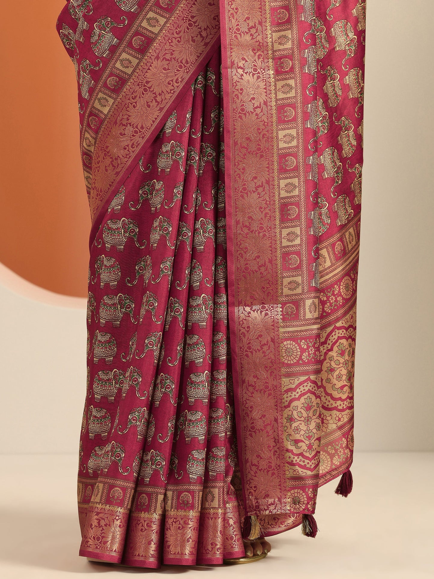Red Printed Silk Blend Saree With Unstitched Blouse Piece