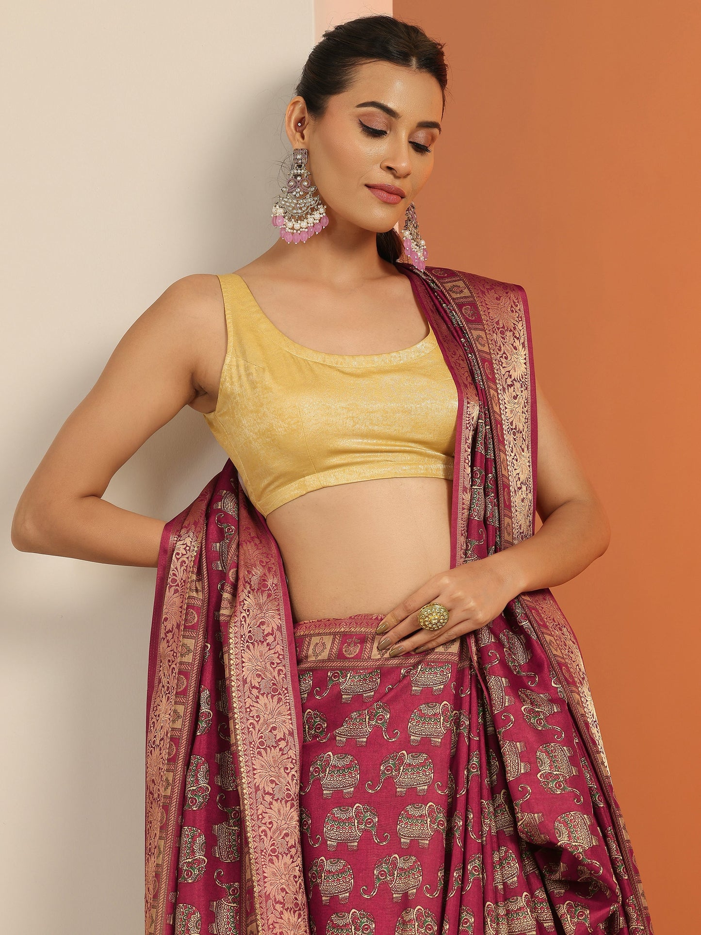 Red Printed Silk Blend Saree With Unstitched Blouse Piece