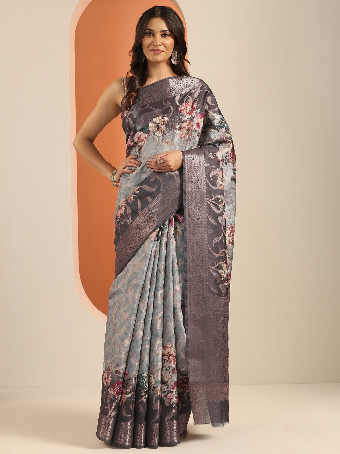 Grey Printed Silk Blend Saree With Unstitched Blouse Piece