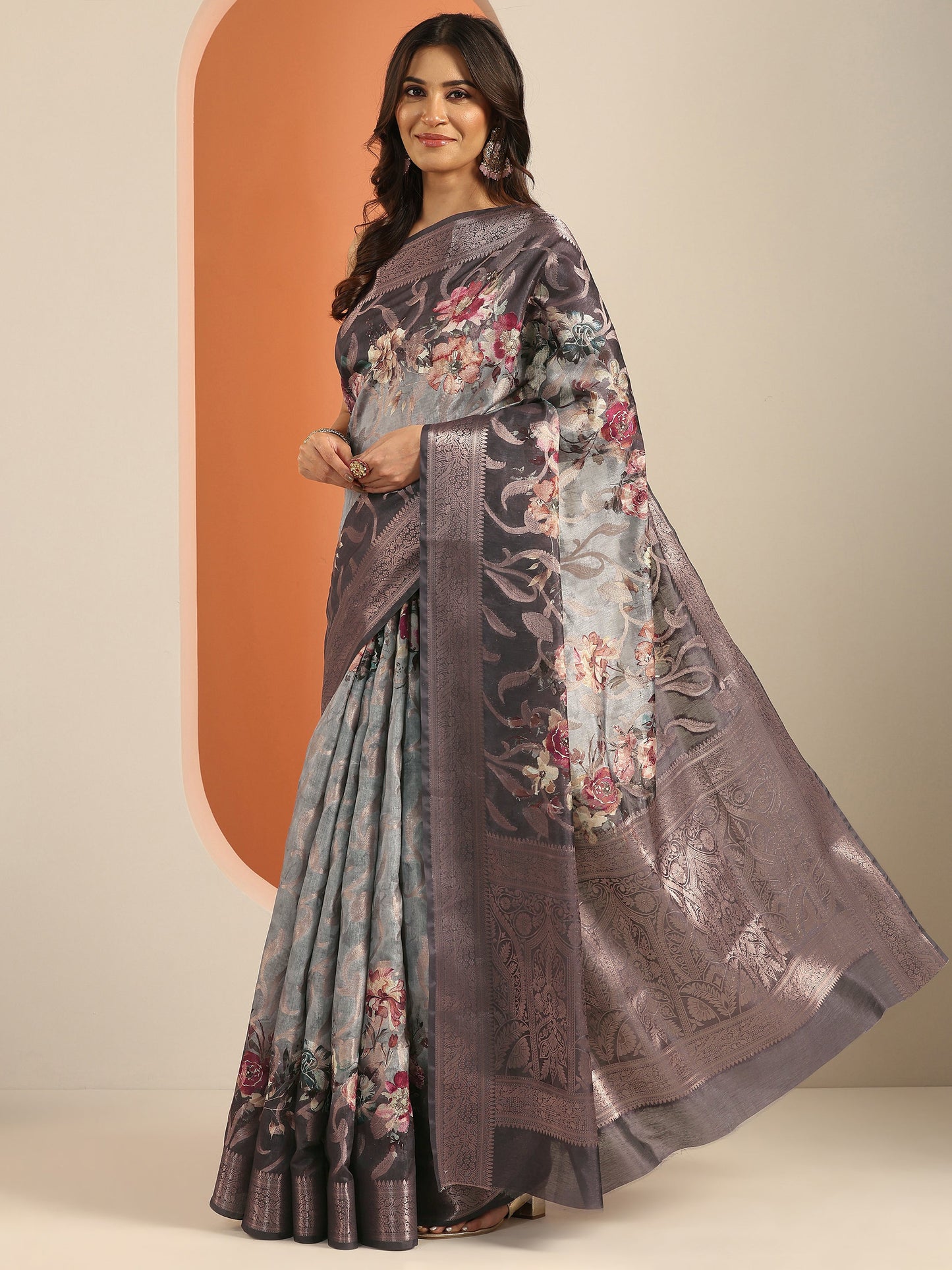 Grey Printed Silk Blend Saree With Unstitched Blouse Piece