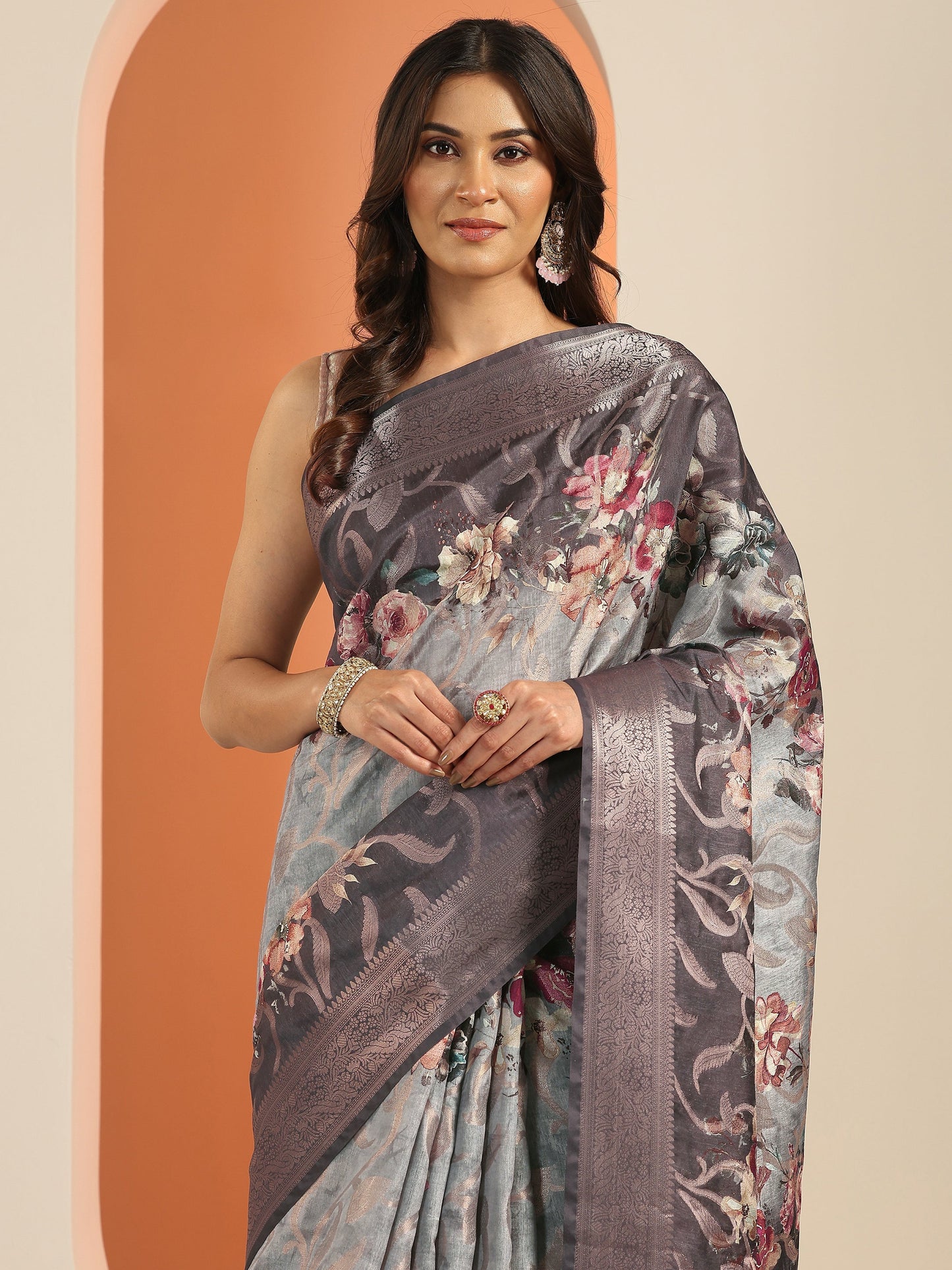 Grey Printed Silk Blend Saree With Unstitched Blouse Piece