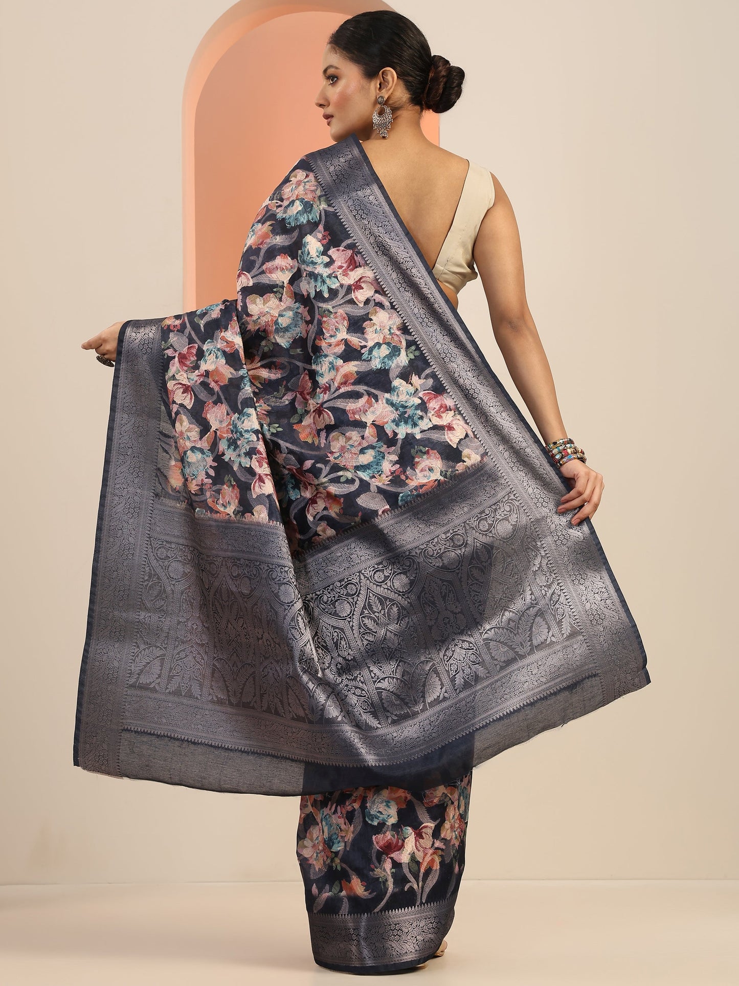 Navy Blue Printed Silk Blend Saree With Unstitched Blouse Piece