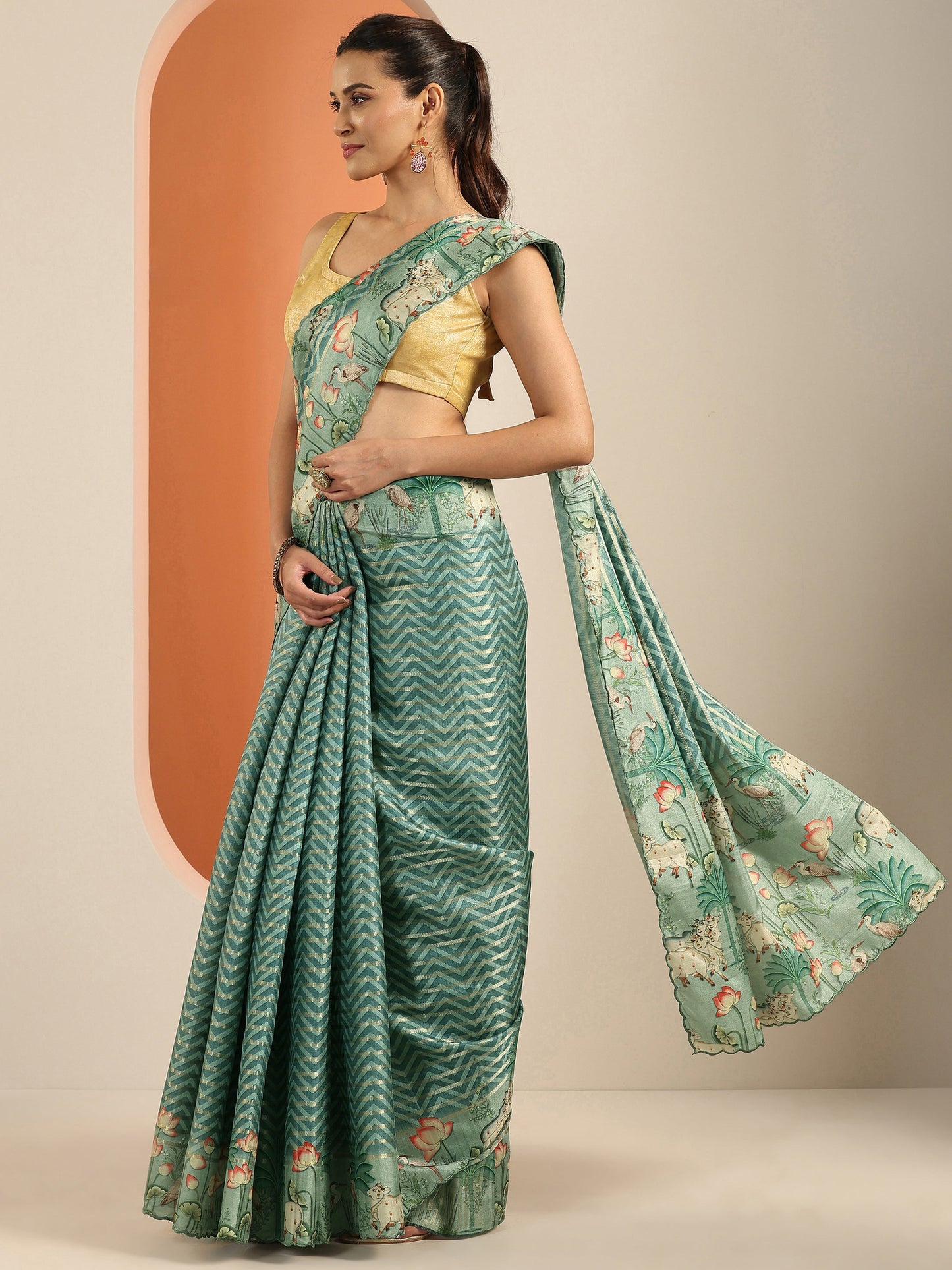 Green Printed Silk Blend Saree With Unstitched Blouse Piece