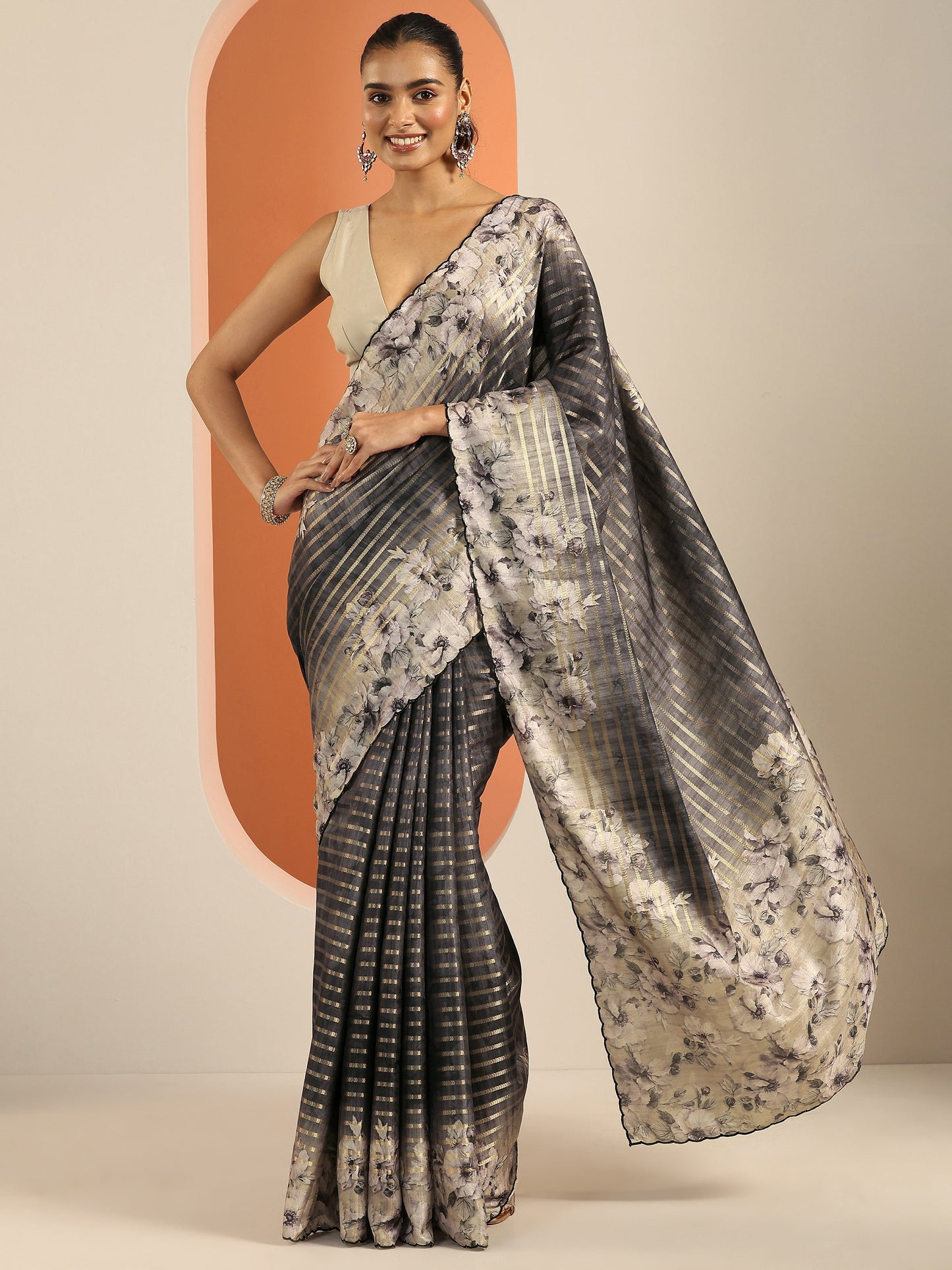 Grey Printed Silk Blend Saree With Unstitched Blouse Piece