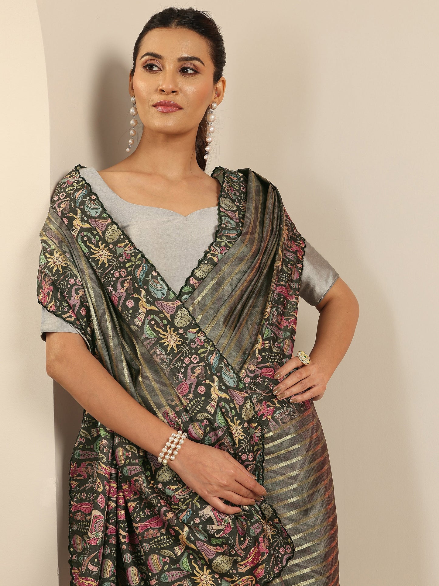 Grey Printed Silk Blend Saree With Unstitched Blouse Piece