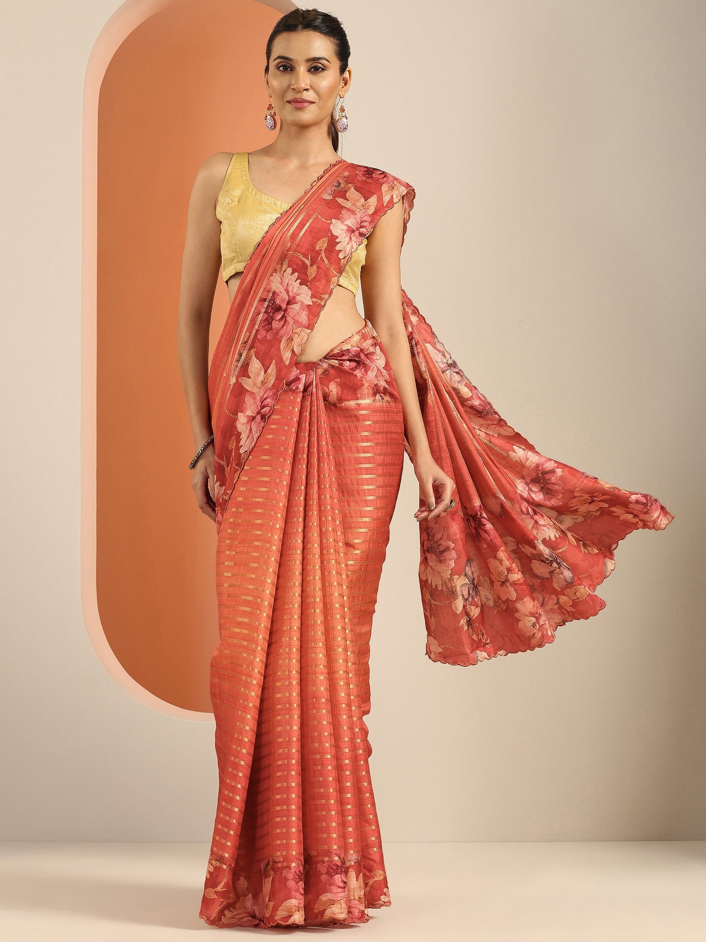 Orange Printed Silk Blend Saree With Unstitched Blouse Piece