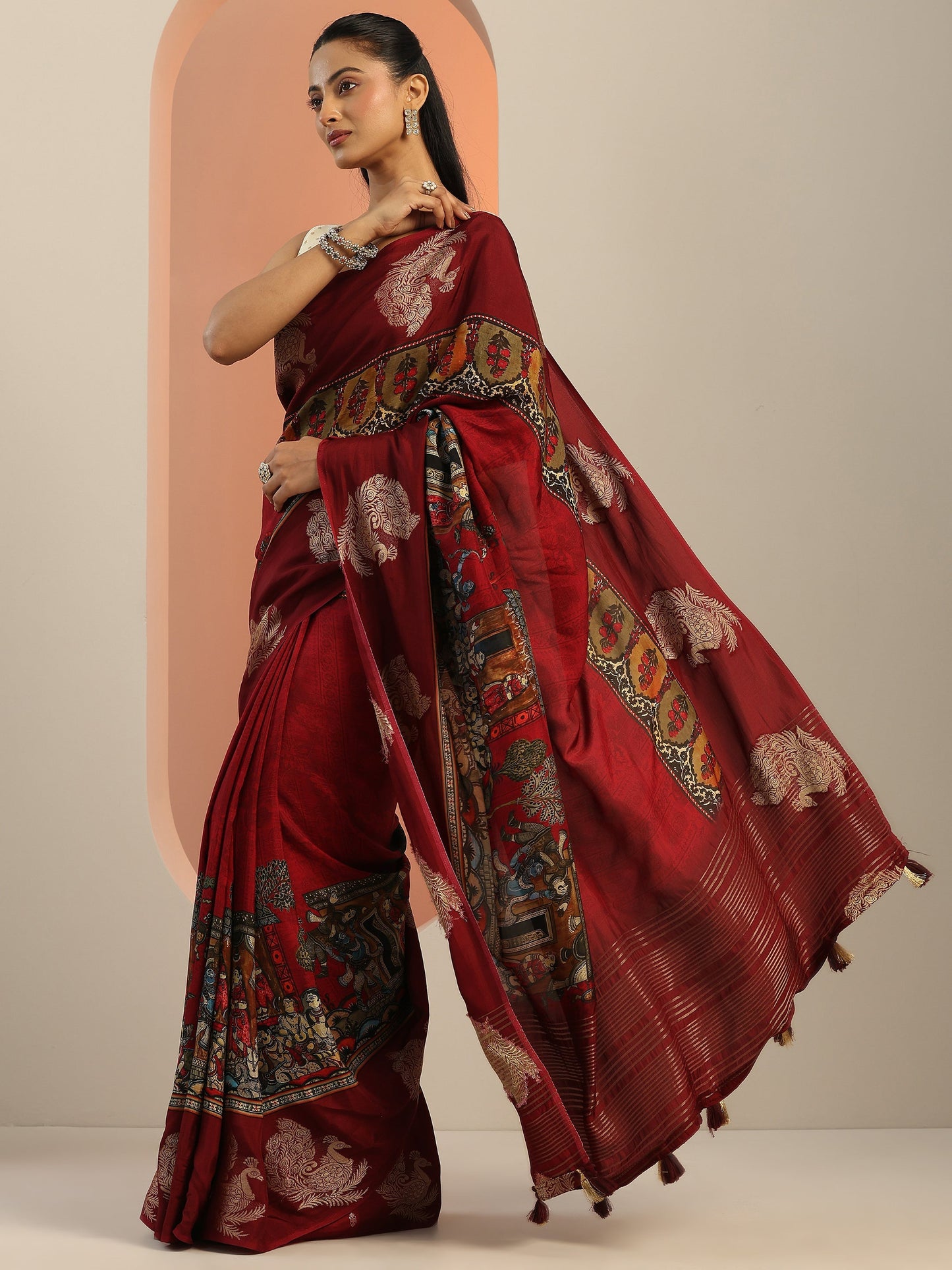 Red Printed Silk Blend Saree With Unstitched Blouse Piece