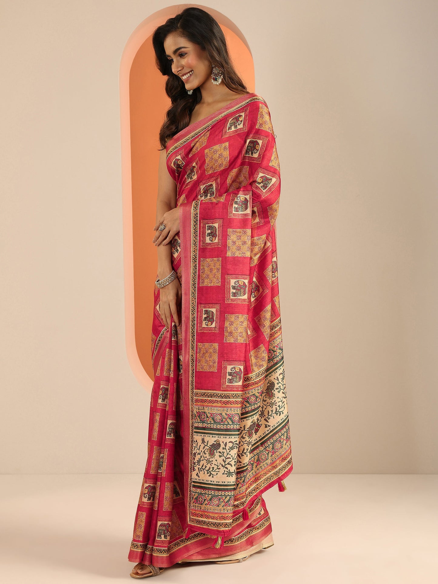Red Printed Silk Blend Saree With Unstitched Blouse Piece