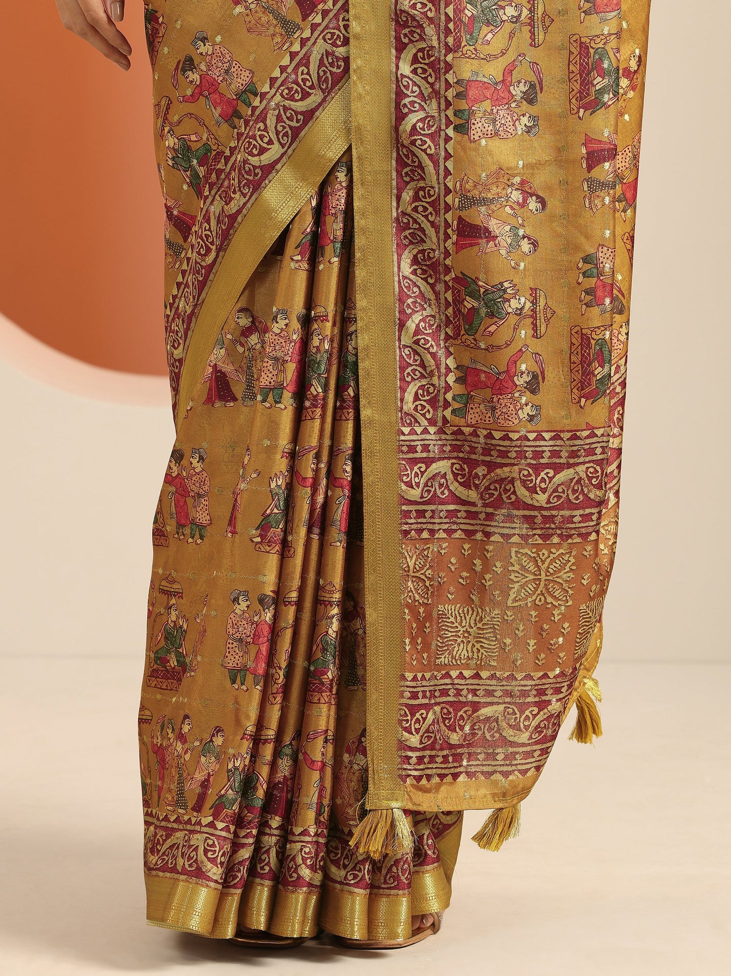 Mustard Printed Silk Blend Saree With Unstitched Blouse Piece