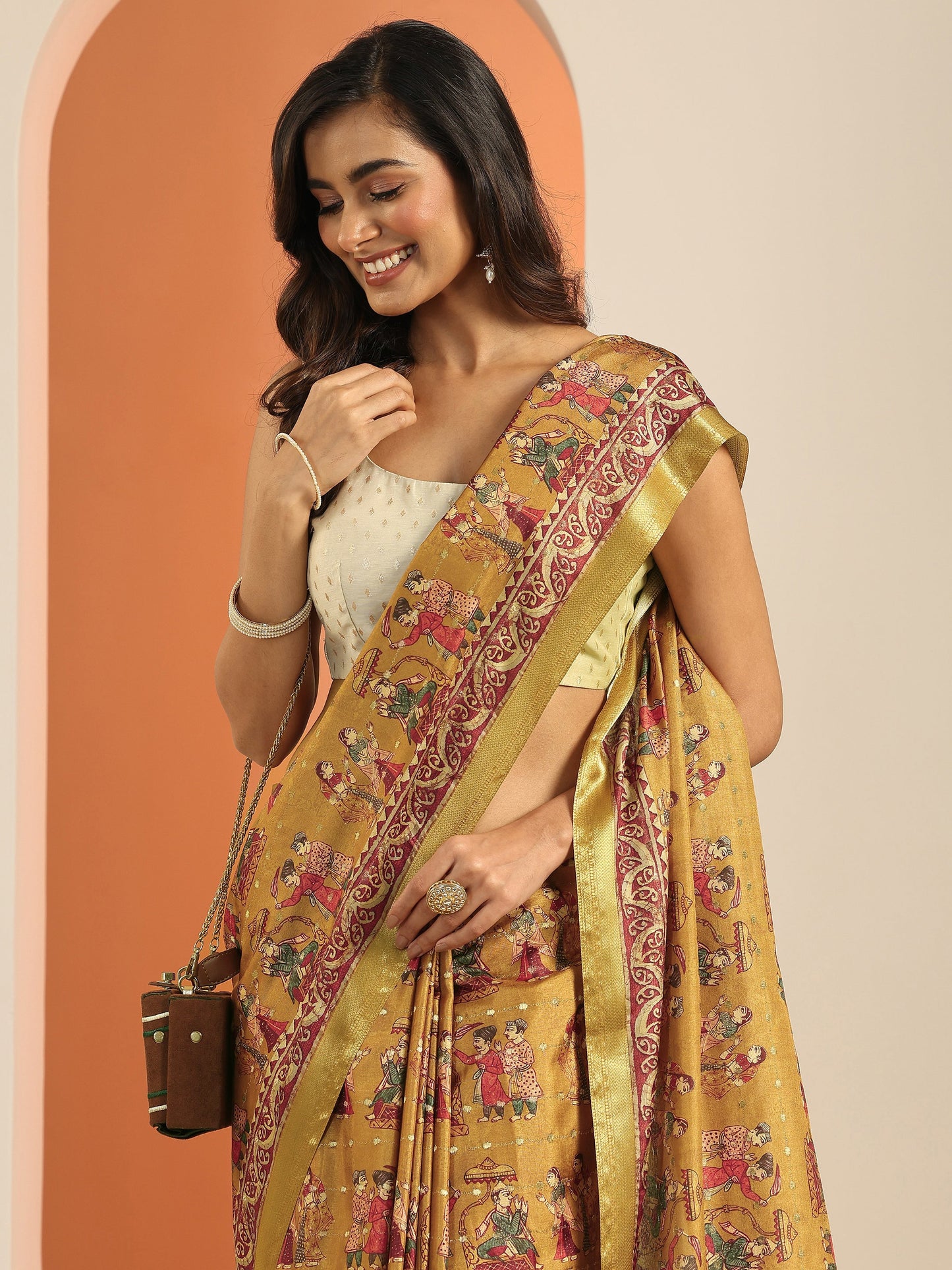 Mustard Printed Silk Blend Saree With Unstitched Blouse Piece