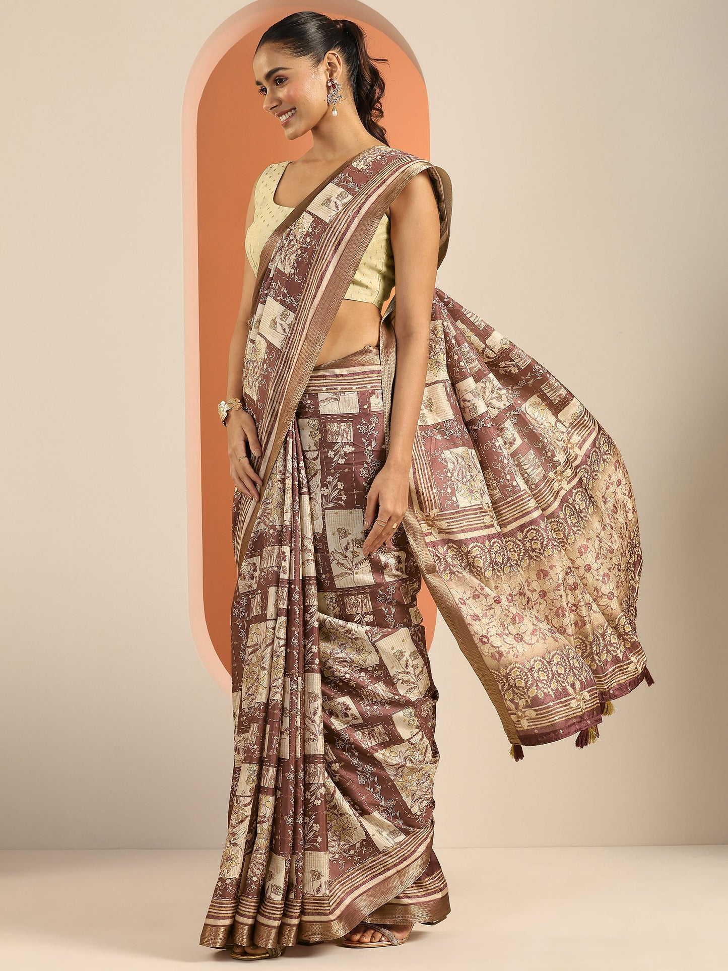Taupe Printed Silk Blend Saree With Unstitched Blouse Piece