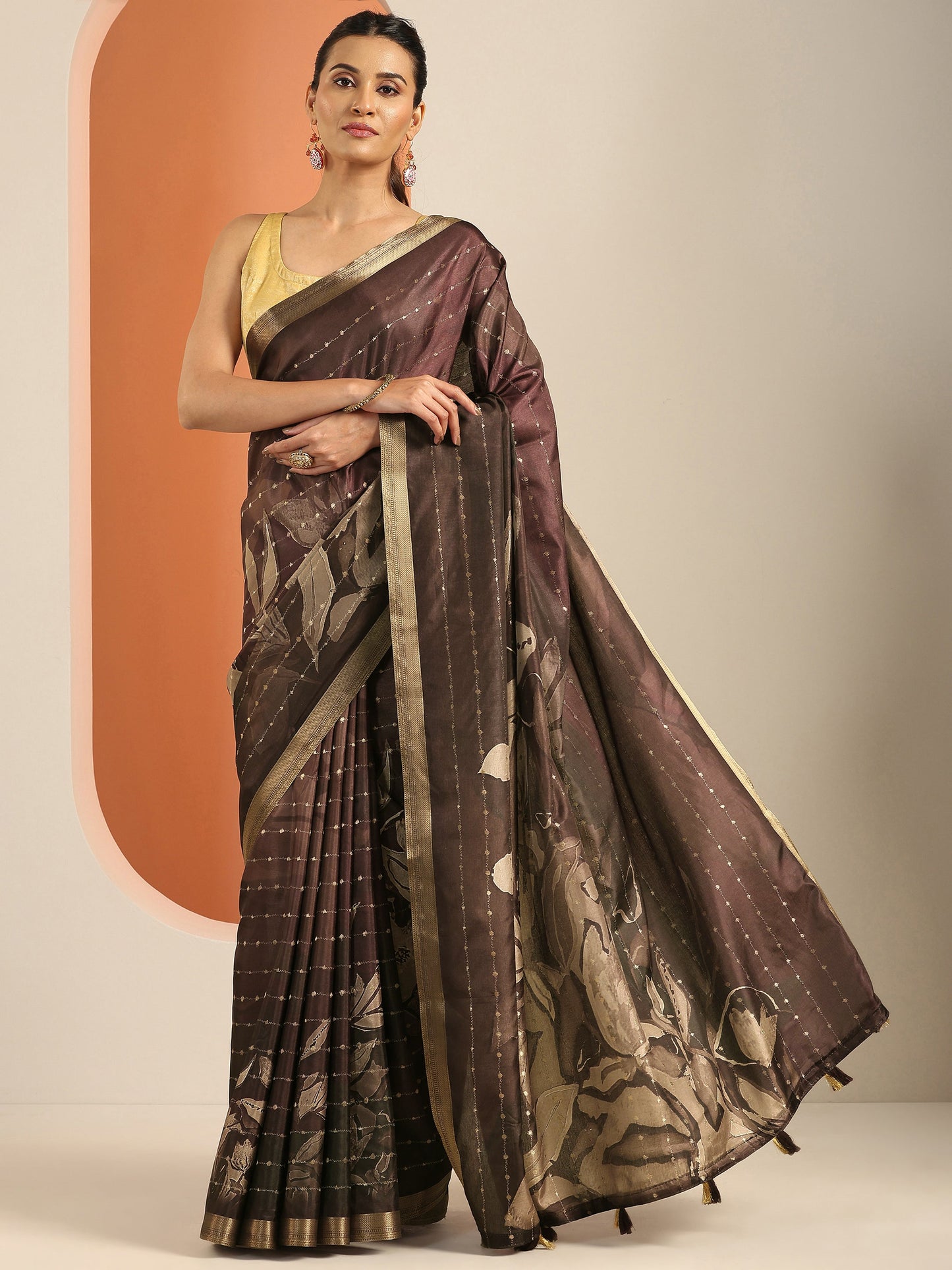 Brown Printed Silk Blend Saree With Unstitched Blouse Piece