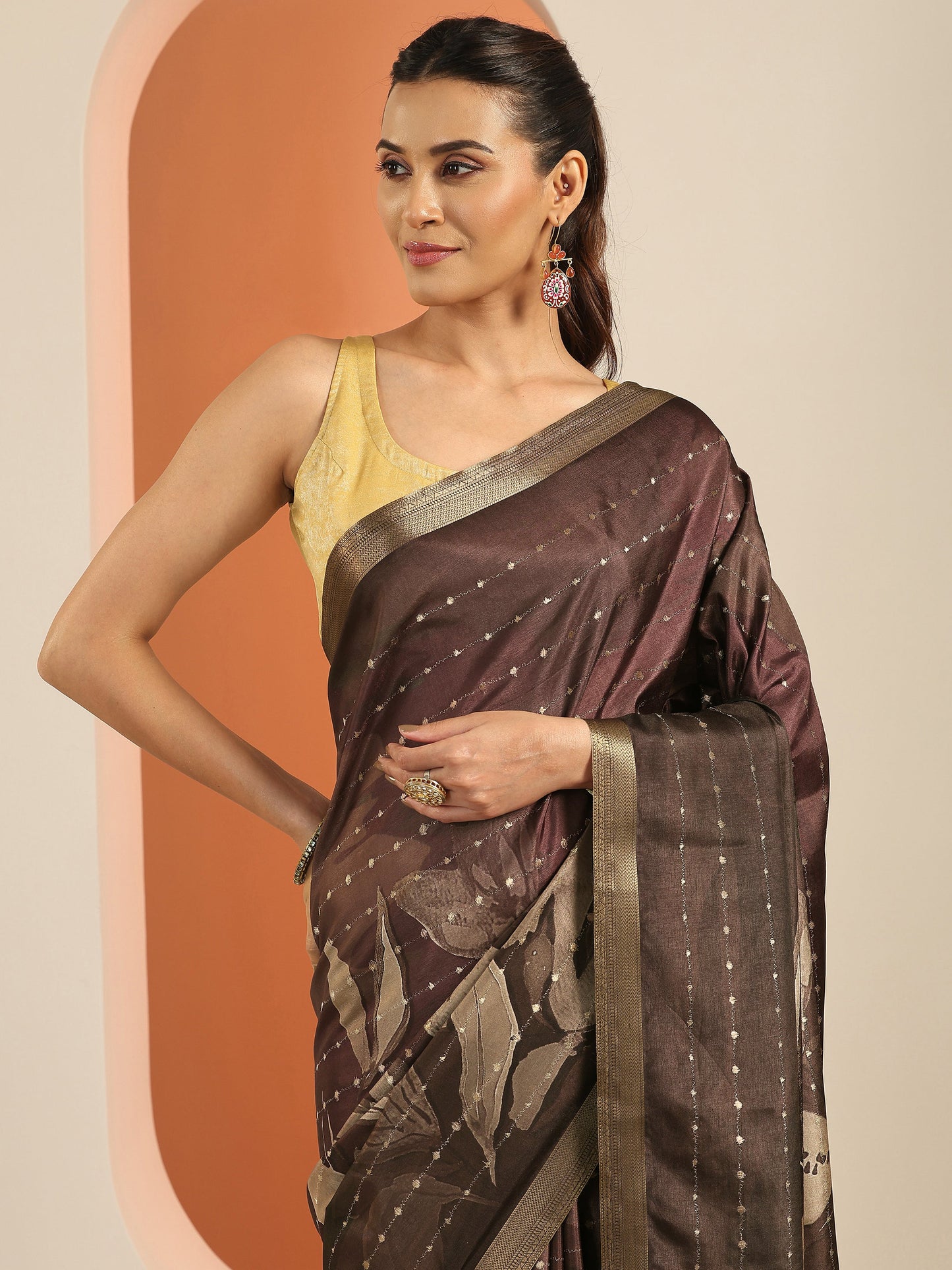 Brown Printed Silk Blend Saree With Unstitched Blouse Piece