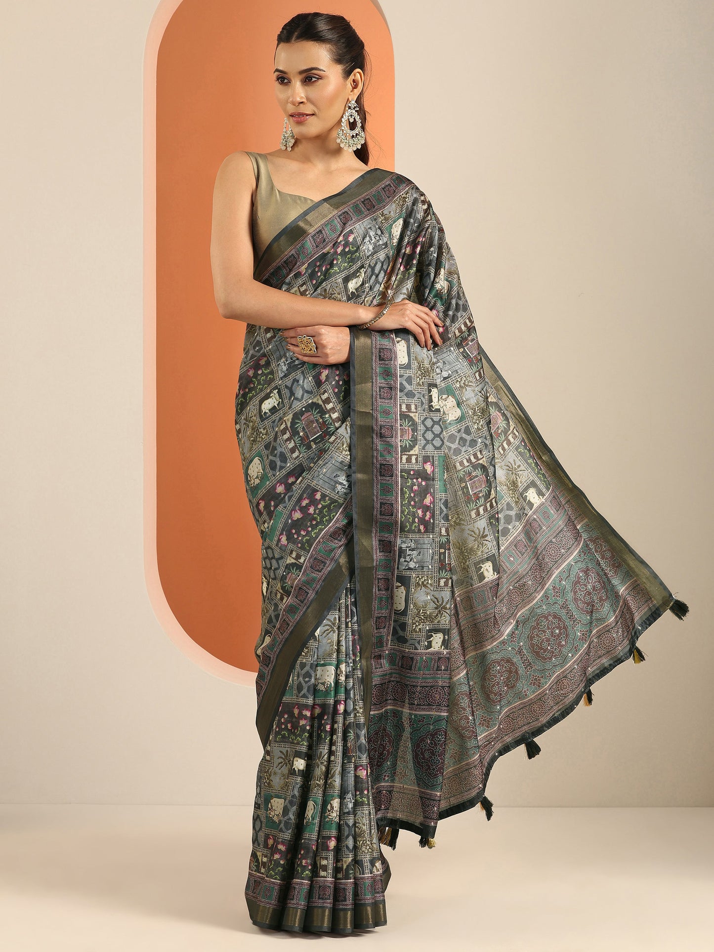 Grey Printed Silk Blend Saree With Unstitched Blouse Piece