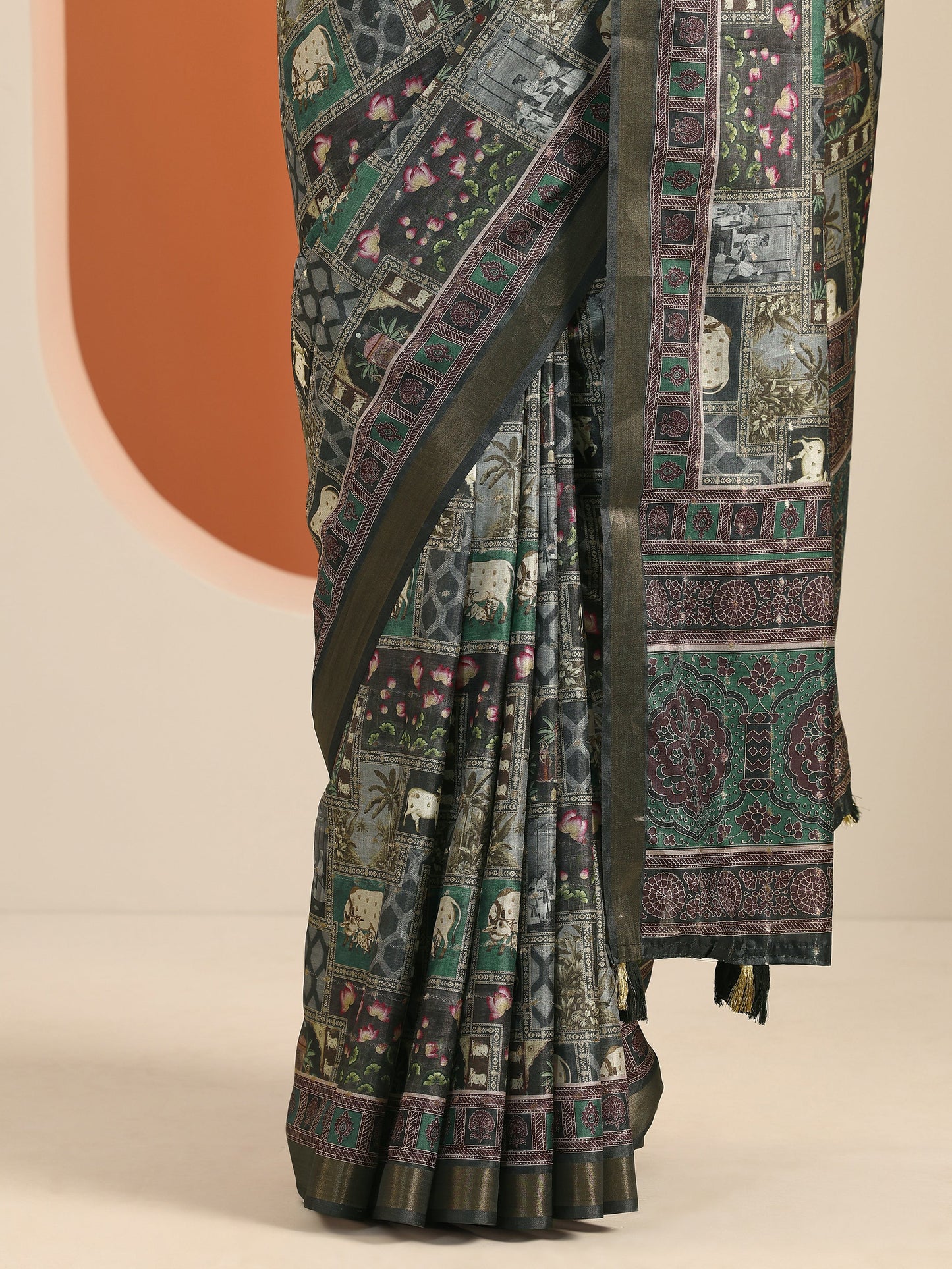 Grey Printed Silk Blend Saree With Unstitched Blouse Piece