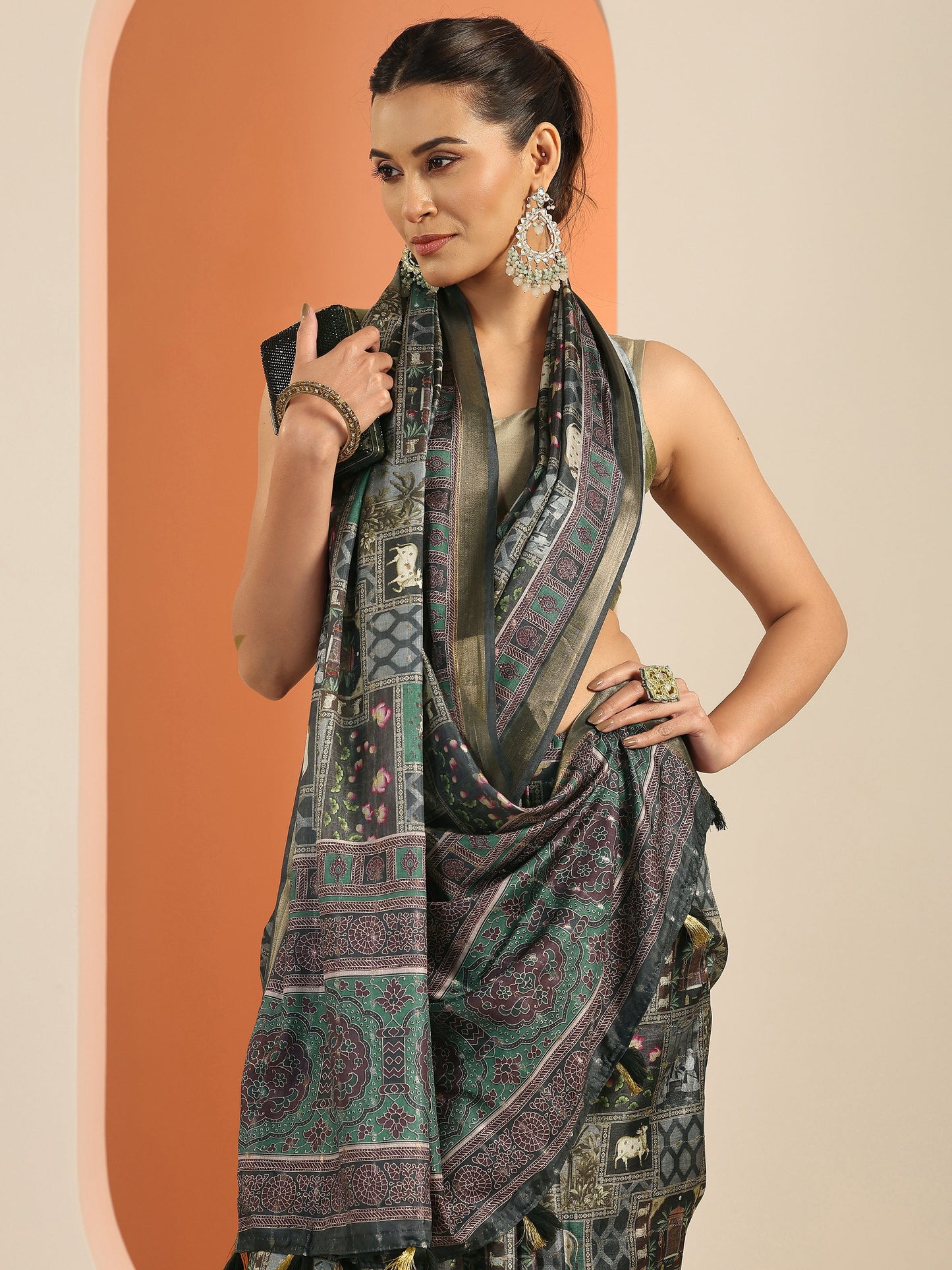 Grey Printed Silk Blend Saree With Unstitched Blouse Piece