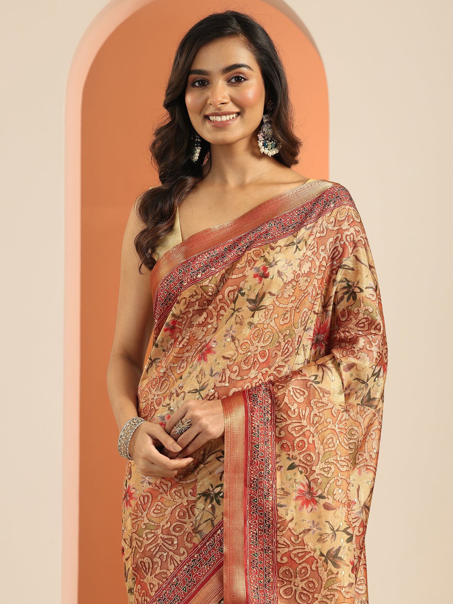 Orange Printed Silk Blend Saree With Unstitched Blouse Piece