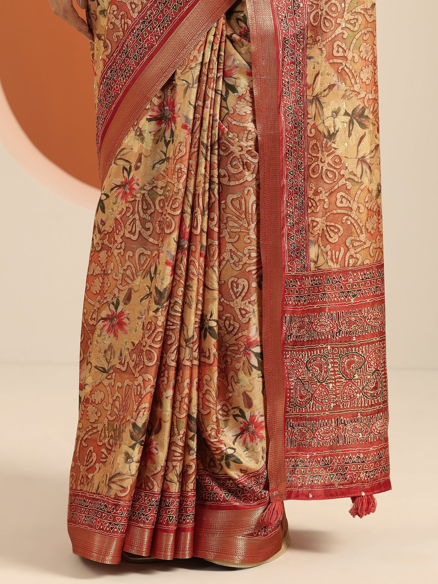 Orange Printed Silk Blend Saree With Unstitched Blouse Piece