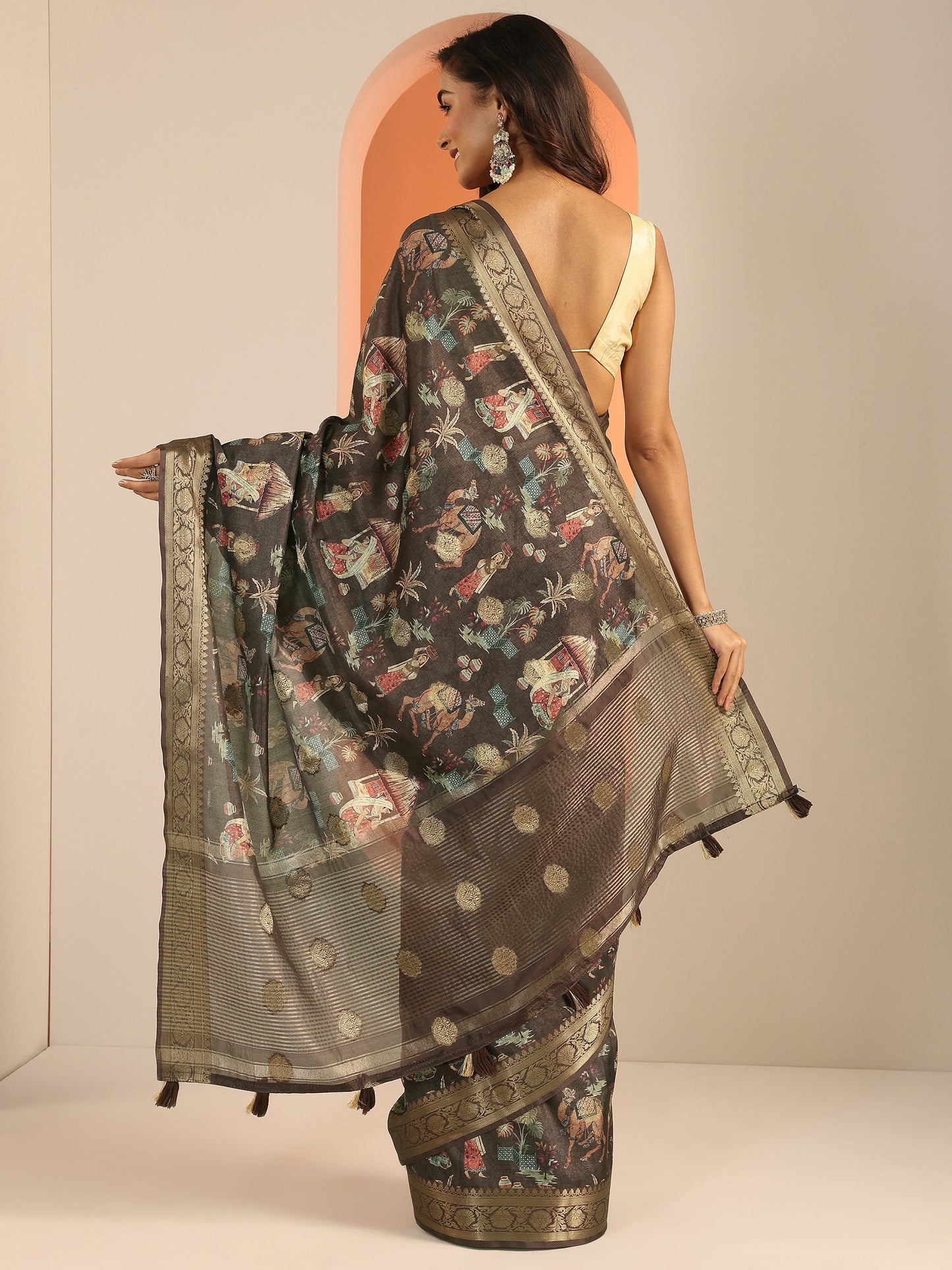 Brown Kalamkari Printed Silk Blend Saree With Unstitched Blouse Piece