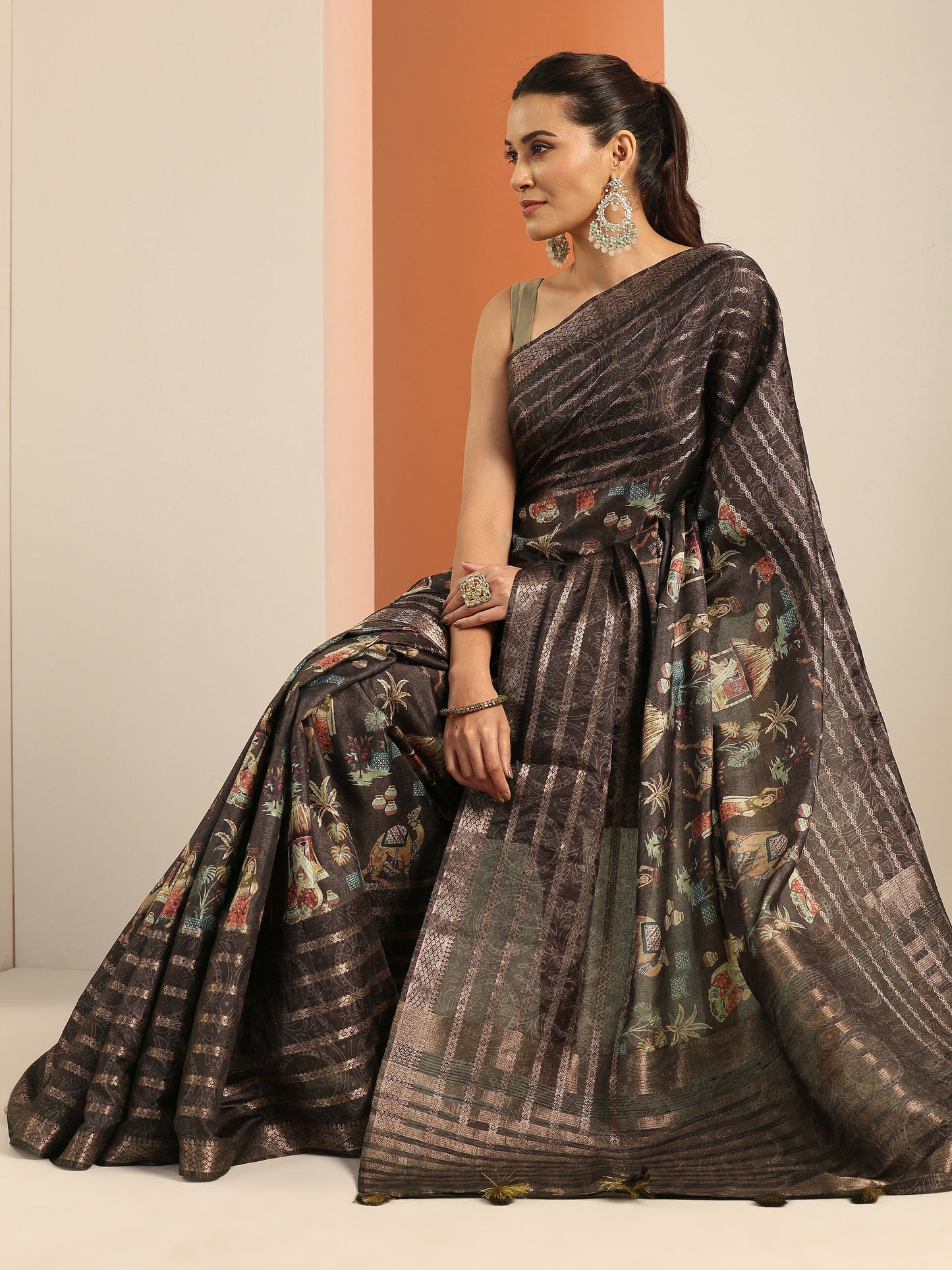 Brown Printed Silk Blend Saree With Unstitched Blouse Piece