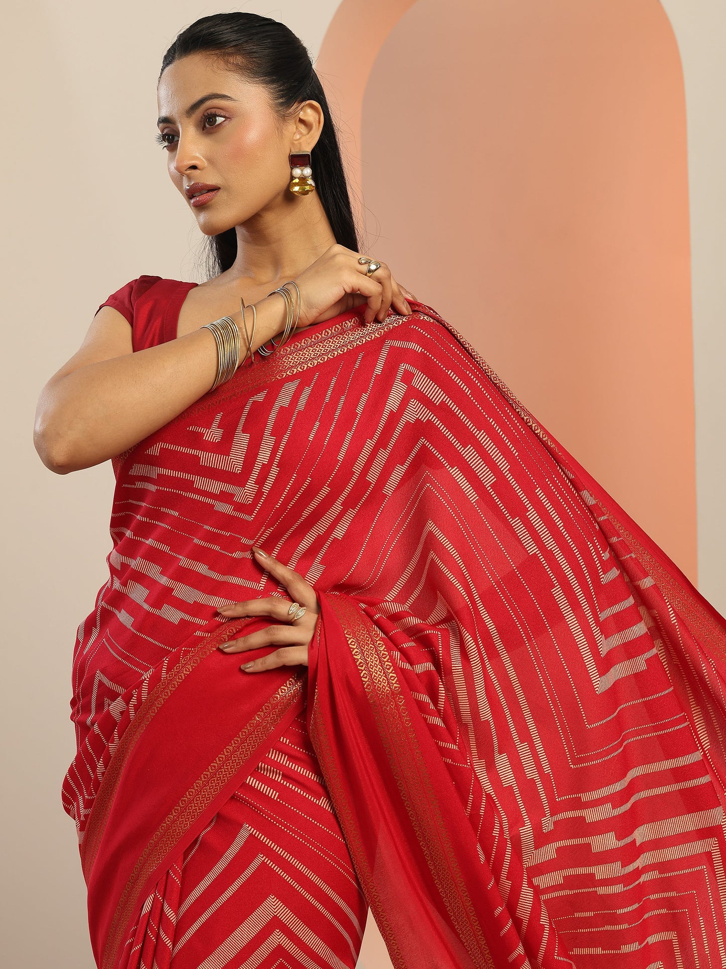 Red Printed Georgette Saree With Unstitched Blouse Piece