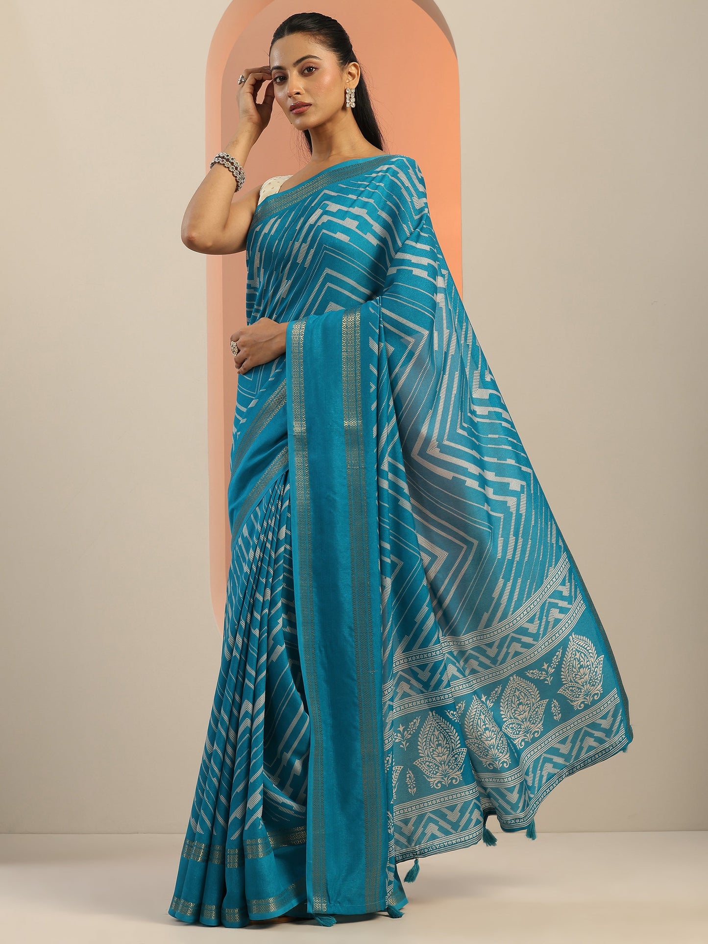 Teal Printed Georgette Saree With Unstitched Blouse Piece