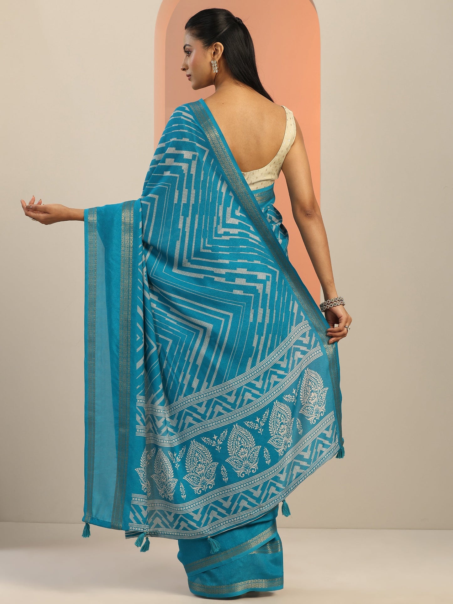 Teal Printed Georgette Saree With Unstitched Blouse Piece