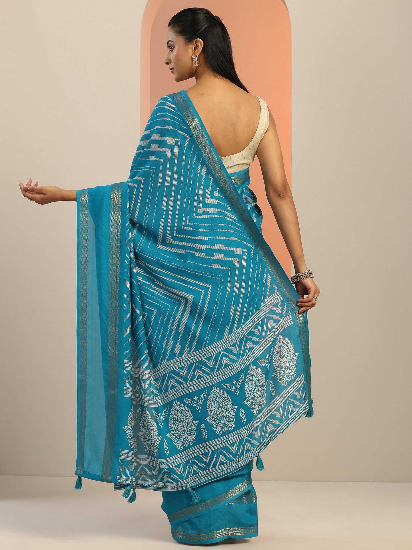 Teal Printed Georgette Saree With Unstitched Blouse Piece