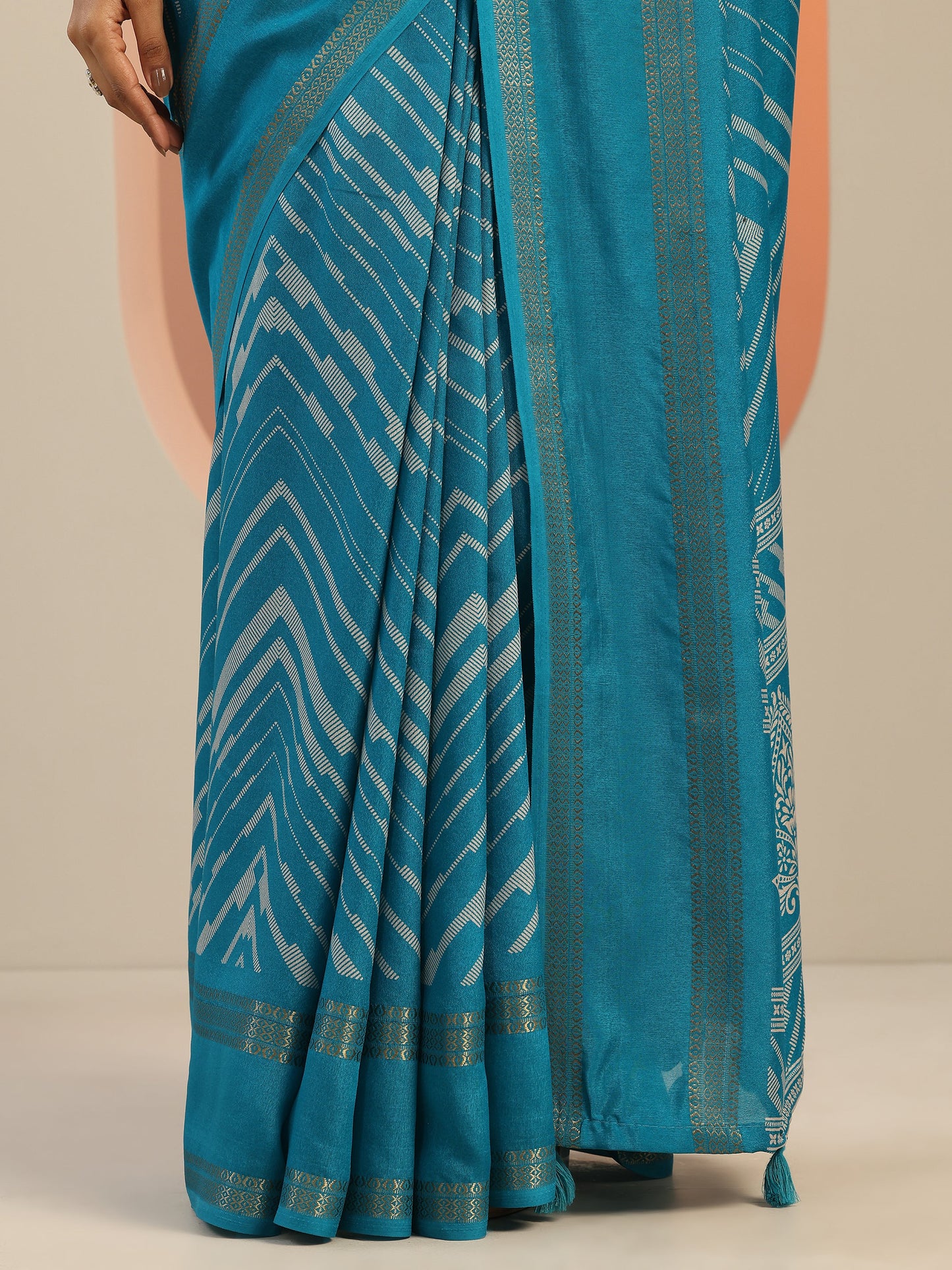 Teal Printed Georgette Saree With Unstitched Blouse Piece