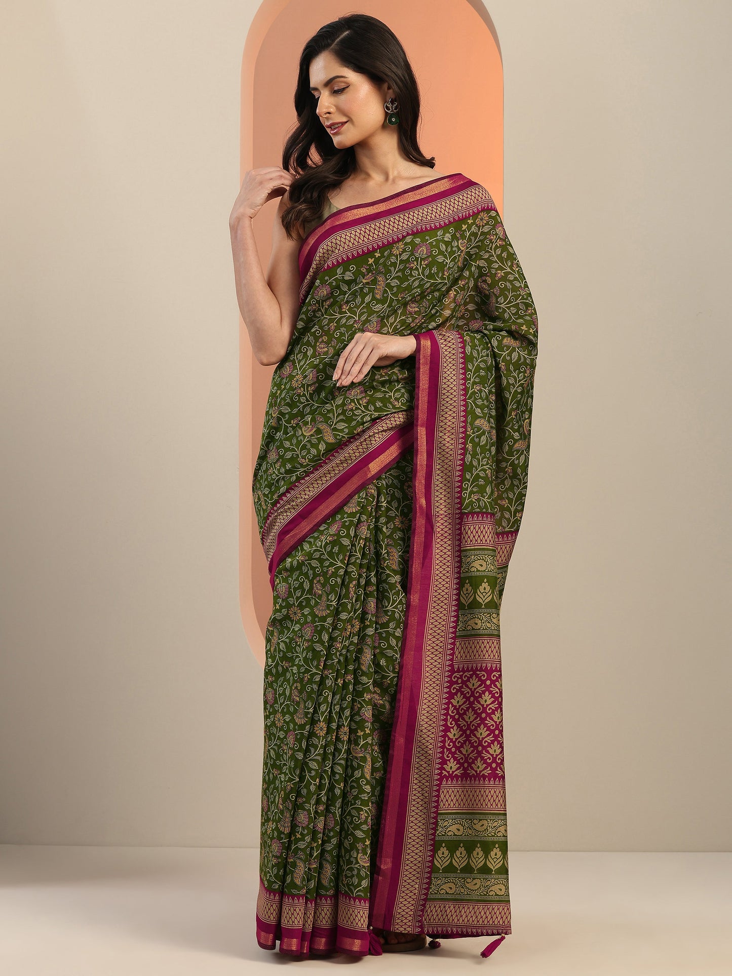 Green Printed Silk Blend Saree With Unstitched Blouse Piece