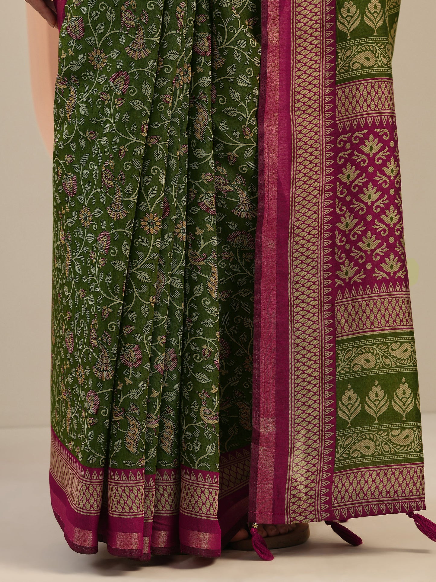 Green Printed Silk Blend Saree With Unstitched Blouse Piece