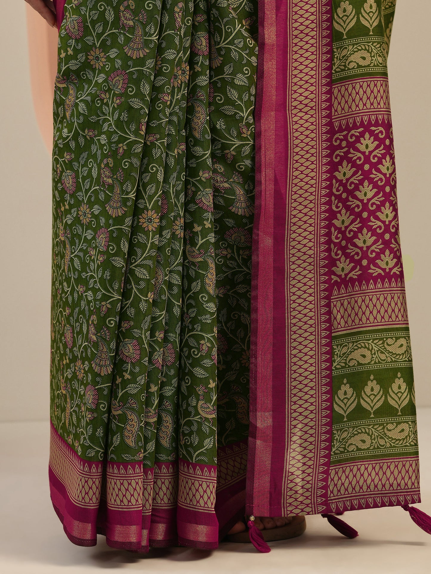 Green Printed Silk Blend Saree With Unstitched Blouse Piece